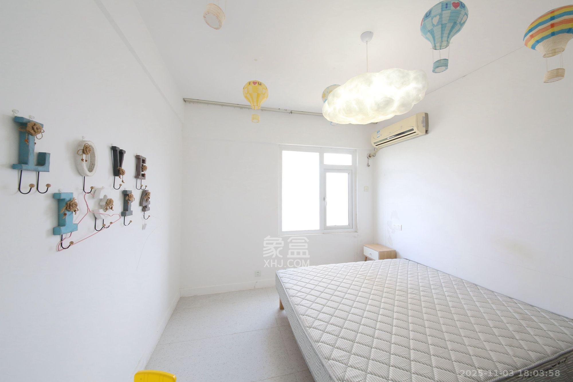 汇源大厦  1室2厅1卫    3500.0元/月室内图