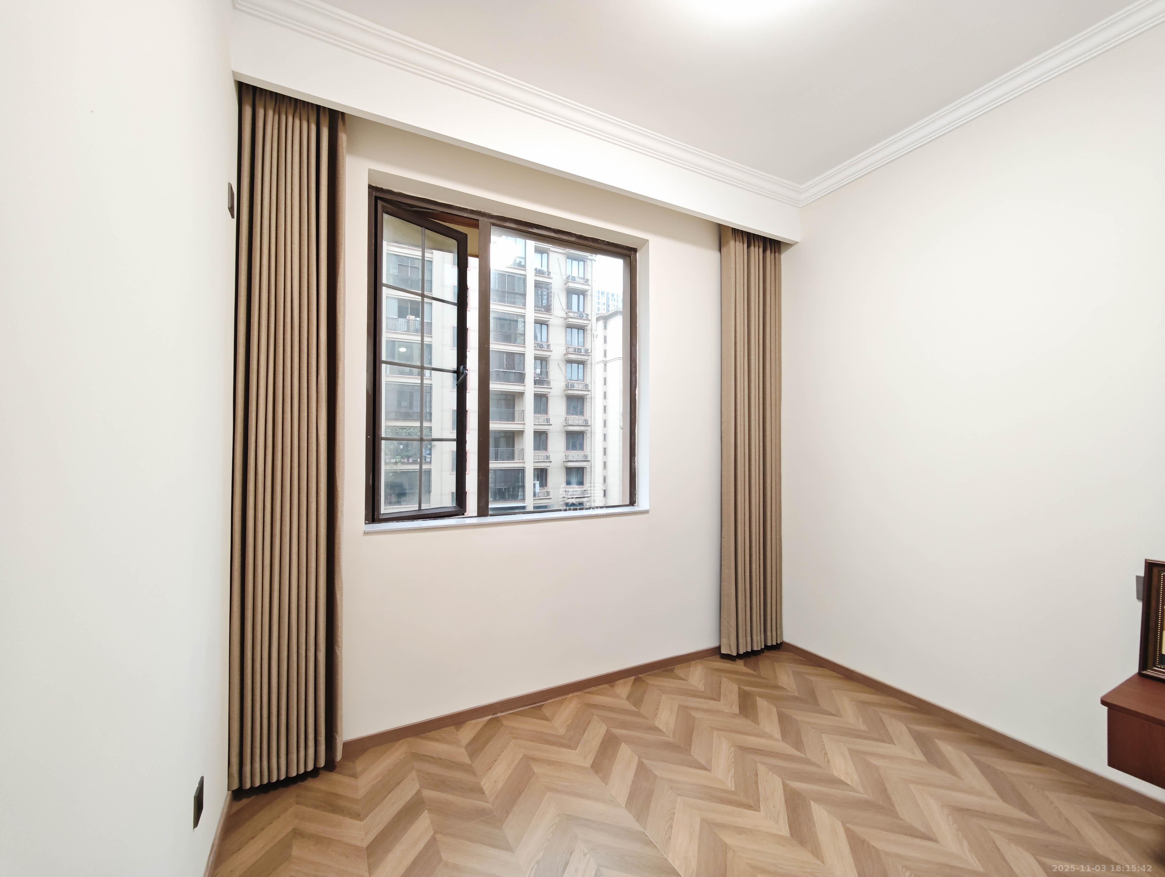 宏聚地中海 3室2厅2卫 109.8万 宏聚地中海 3室2厅2卫 109.8万卧室