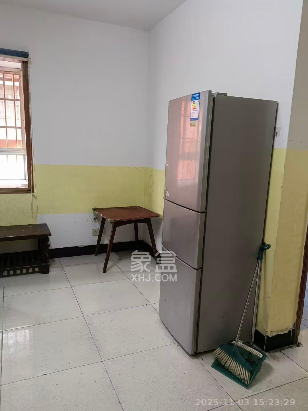 湘绣城 3室2厅1卫 1500.0元/月 湘绣城 3室2厅1卫 1500.0元/月室内图