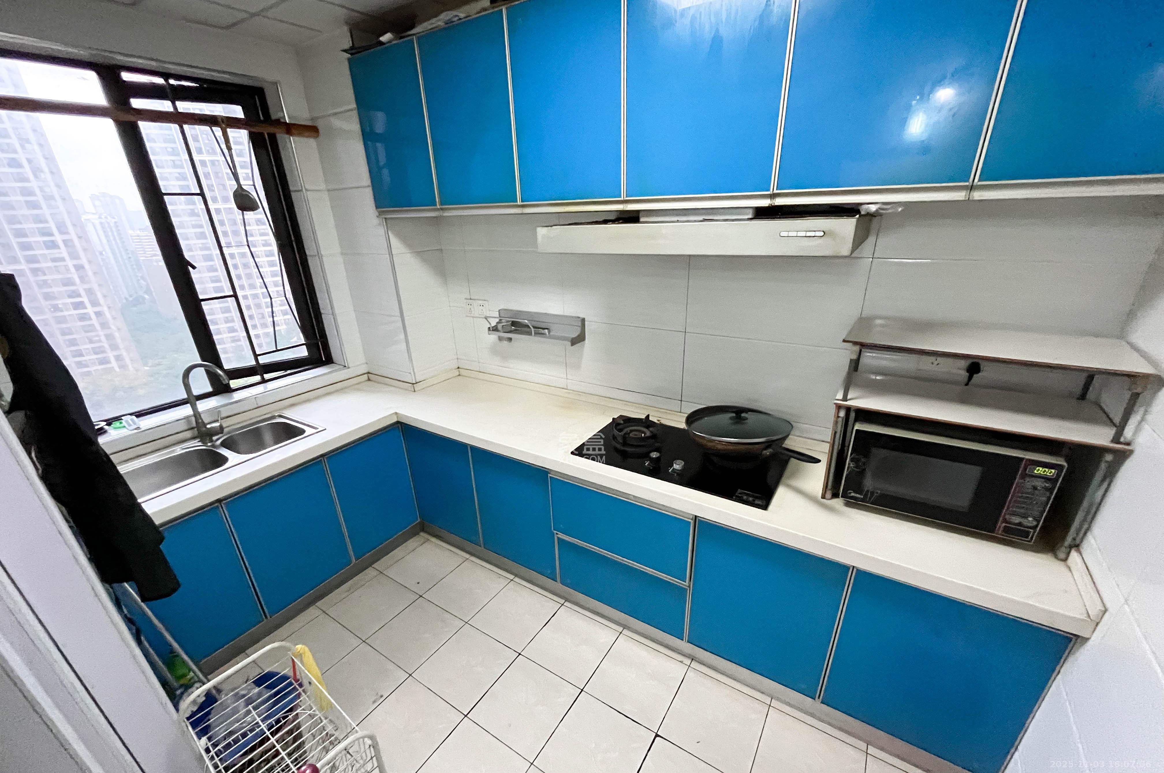 达美D6区  3室1厅2卫    95.0万厨房