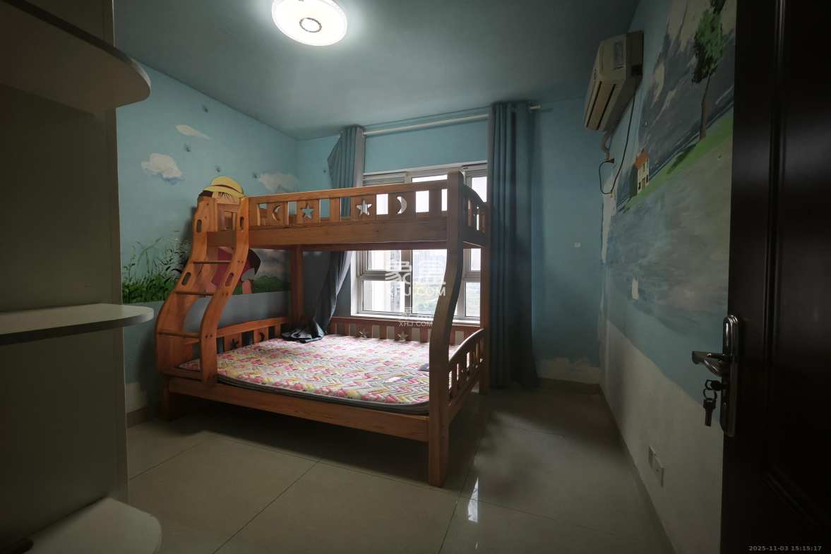 绿地之窗 4室2厅2卫 2600.0元/月 绿地之窗 4室2厅2卫 2600.0元/月室内图