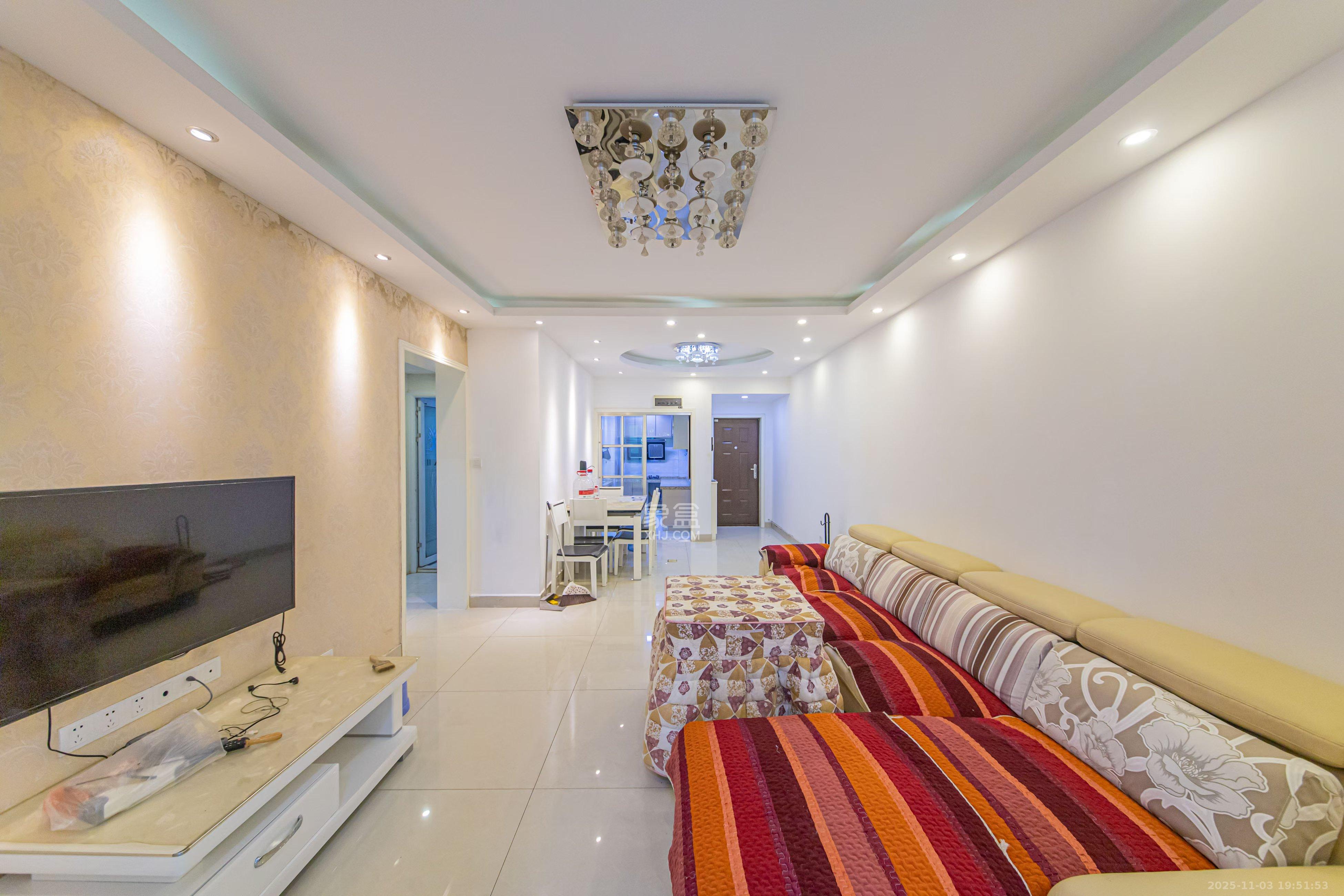 童话里  3室2厅1卫    2300.0元/月室内图