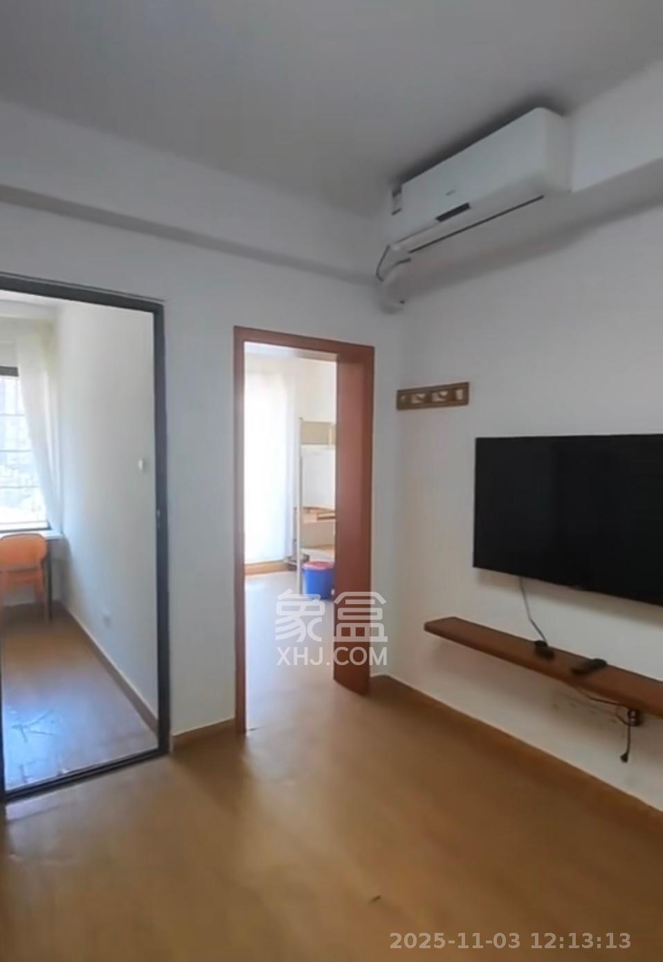 华润五彩城  2室1厅1卫    1650.0元/月