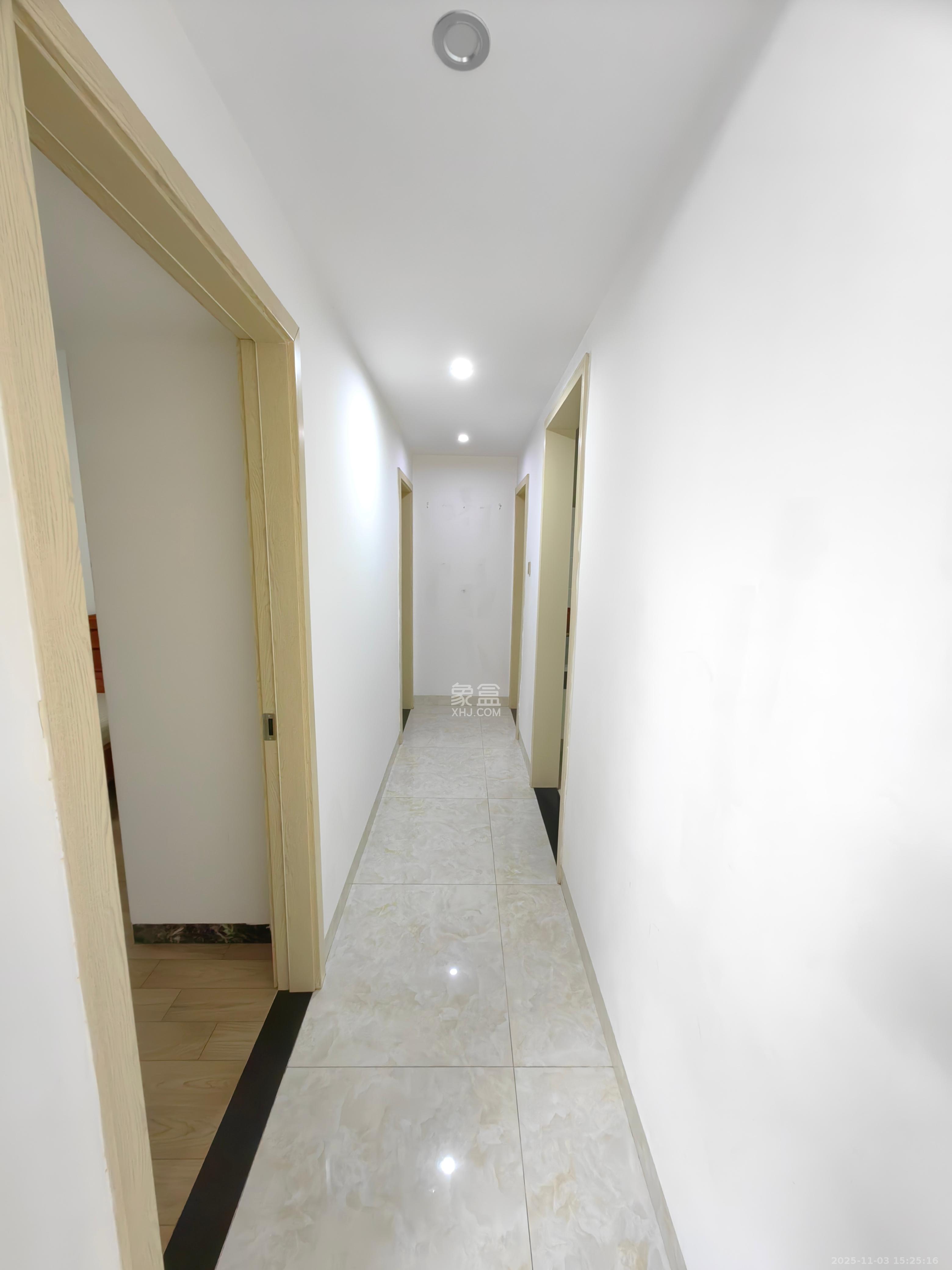 中建芙蓉嘉苑  3室2厅2卫    2800.0元/月室内图