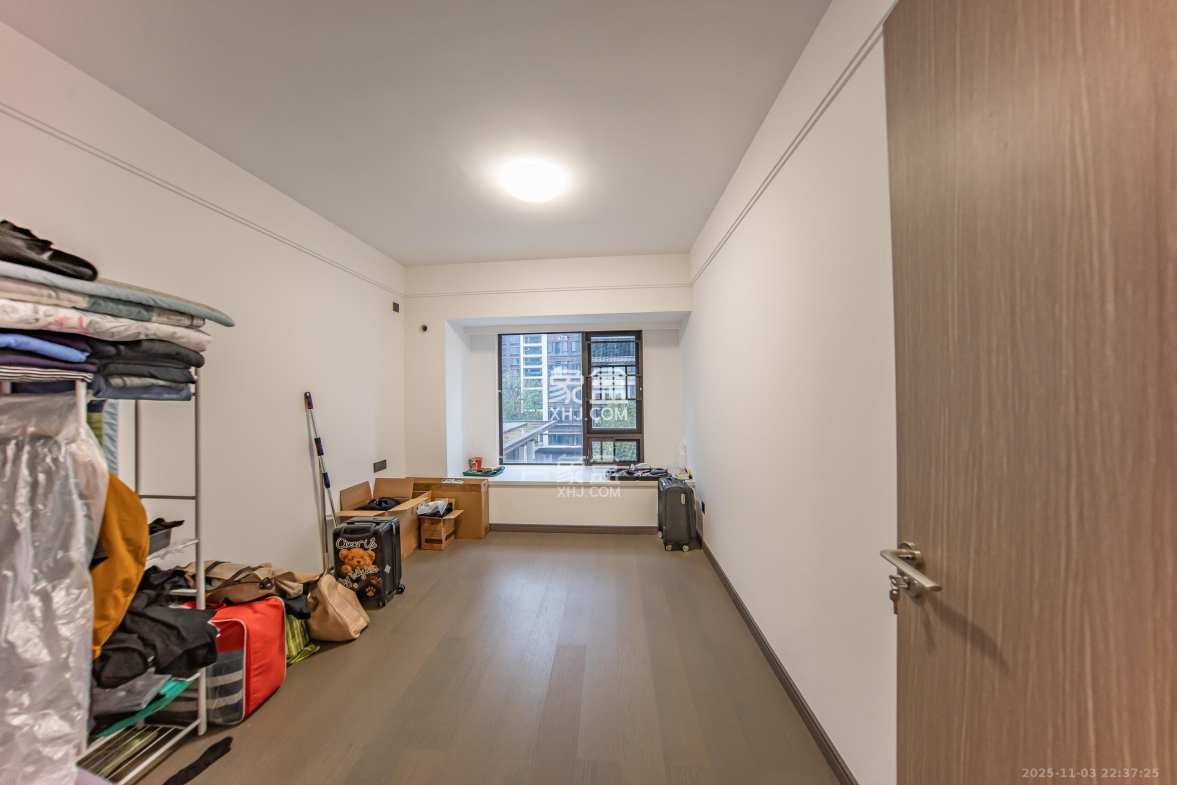 旭辉国宸府 4室2厅2卫 168.0万 旭辉国宸府 4室2厅2卫 168.0万卧室