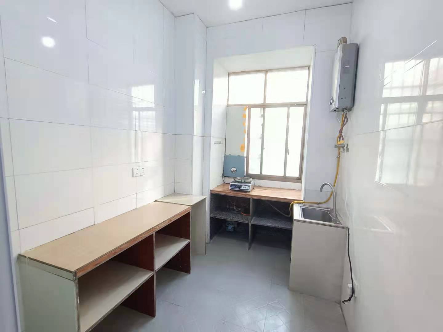 互助小区 2室1厅1卫 1200.0元/月 互助小区 2室1厅1卫 1200.0元/月室内图