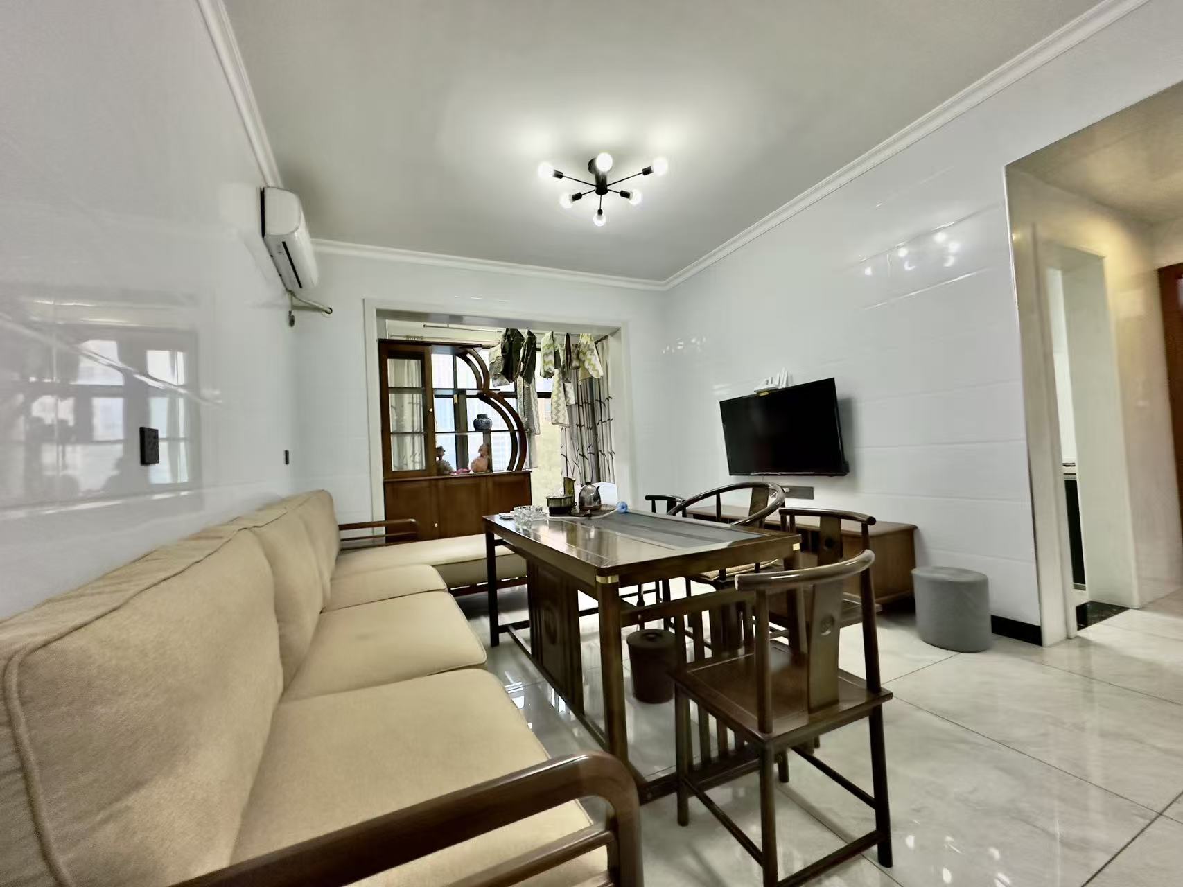 英伦星海湾  2室0厅0卫    2100.0元/月