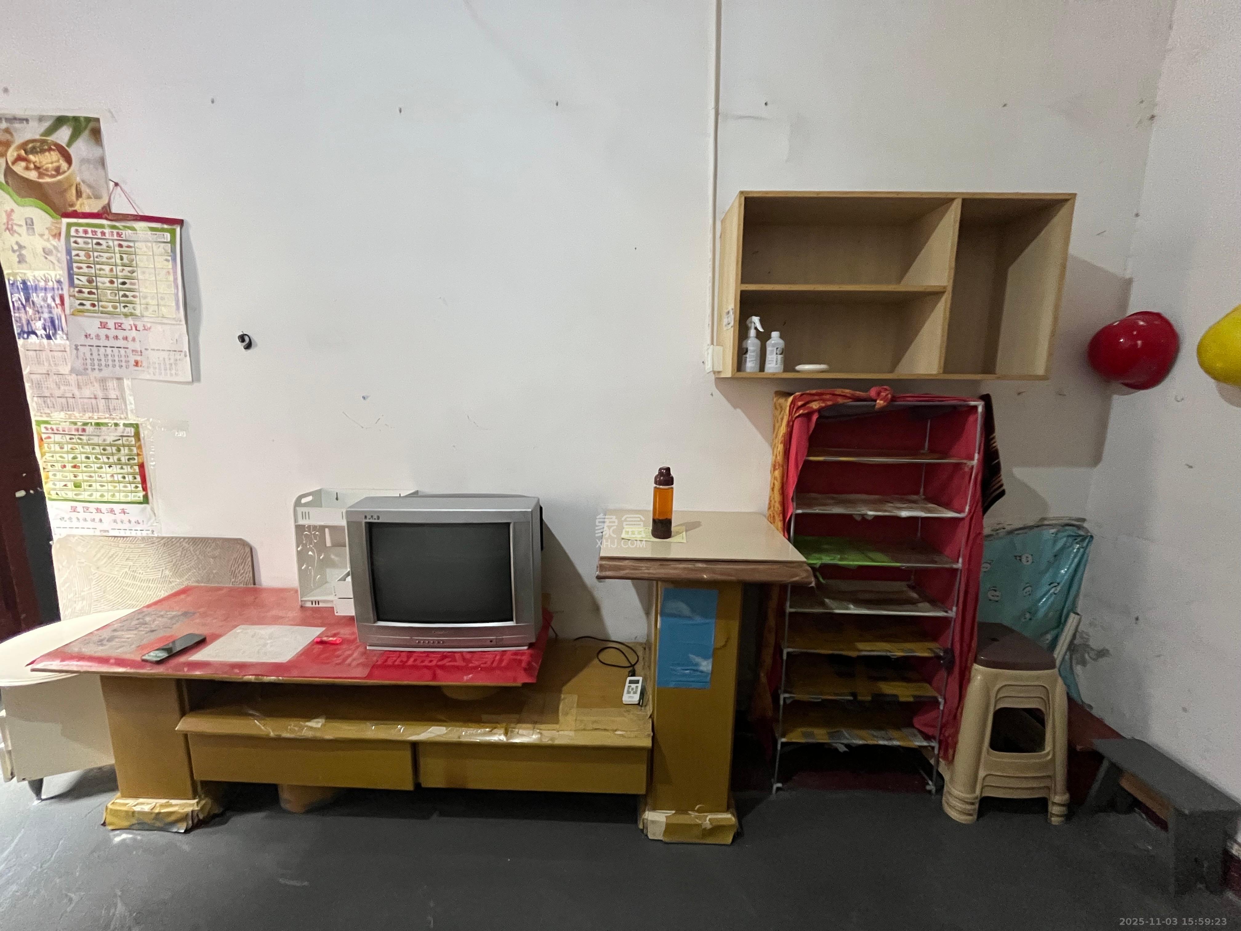 曙光小区  1室1厅1卫    800.0元/月室内图