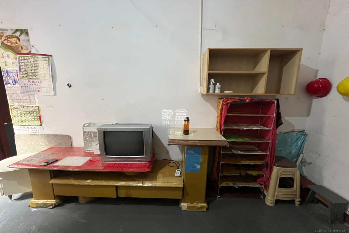 曙光小区 1室1厅1卫 800.0元/月 曙光小区 1室1厅1卫 800.0元/月室内图