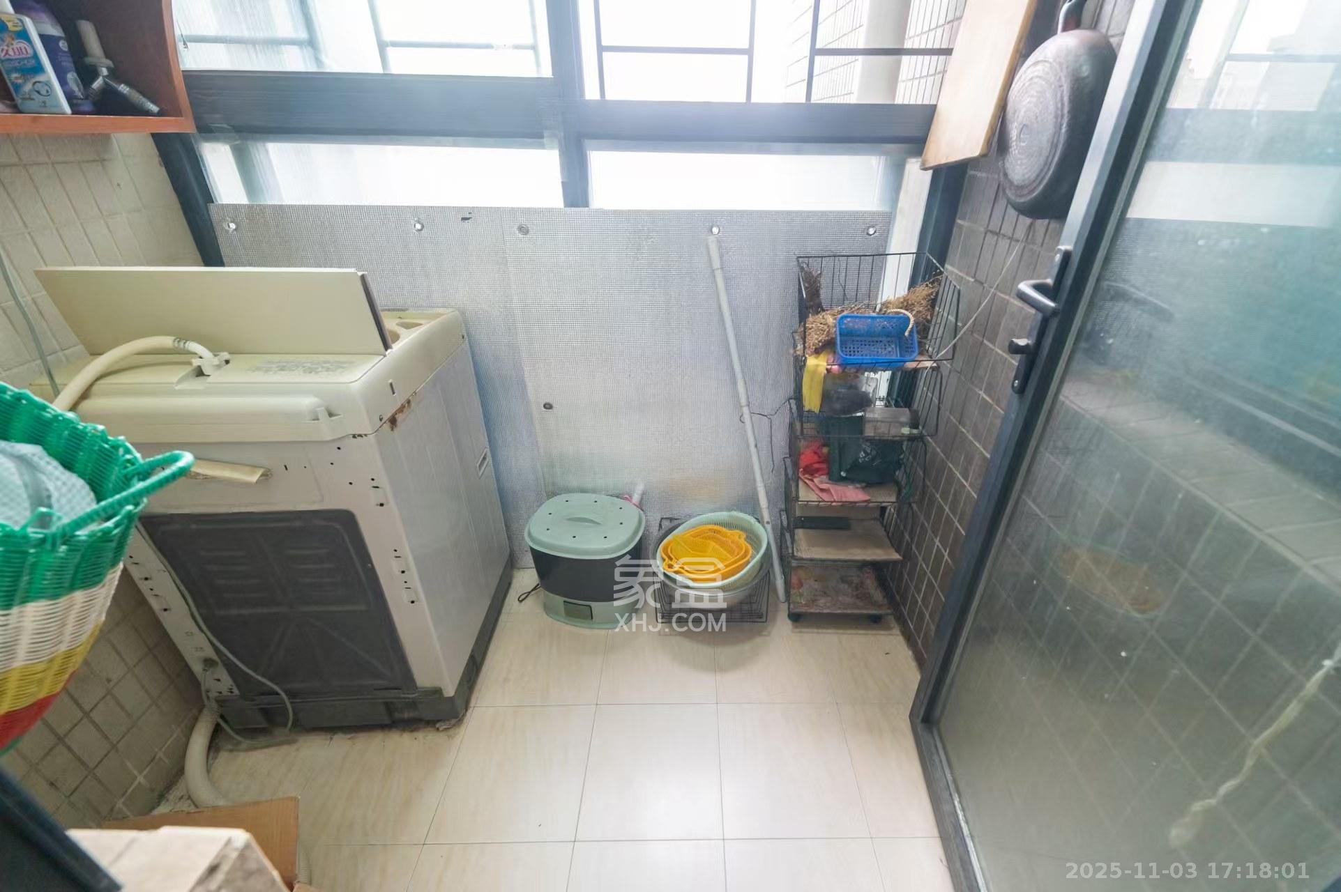 蓝山郡  3室2厅1卫    2000.0元/月室内图