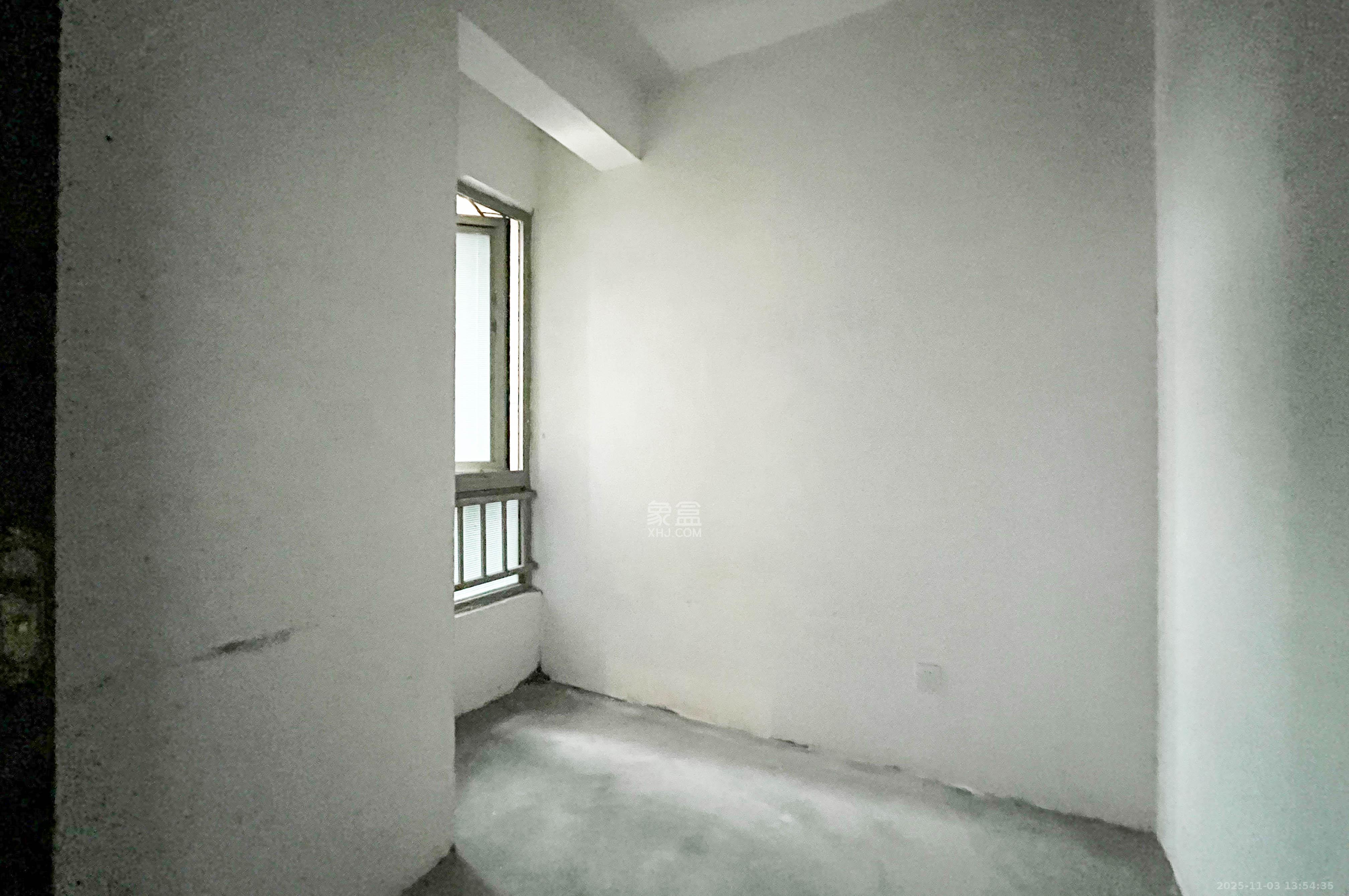 梅溪湖金茂湾  3室2厅2卫    105.0万其他