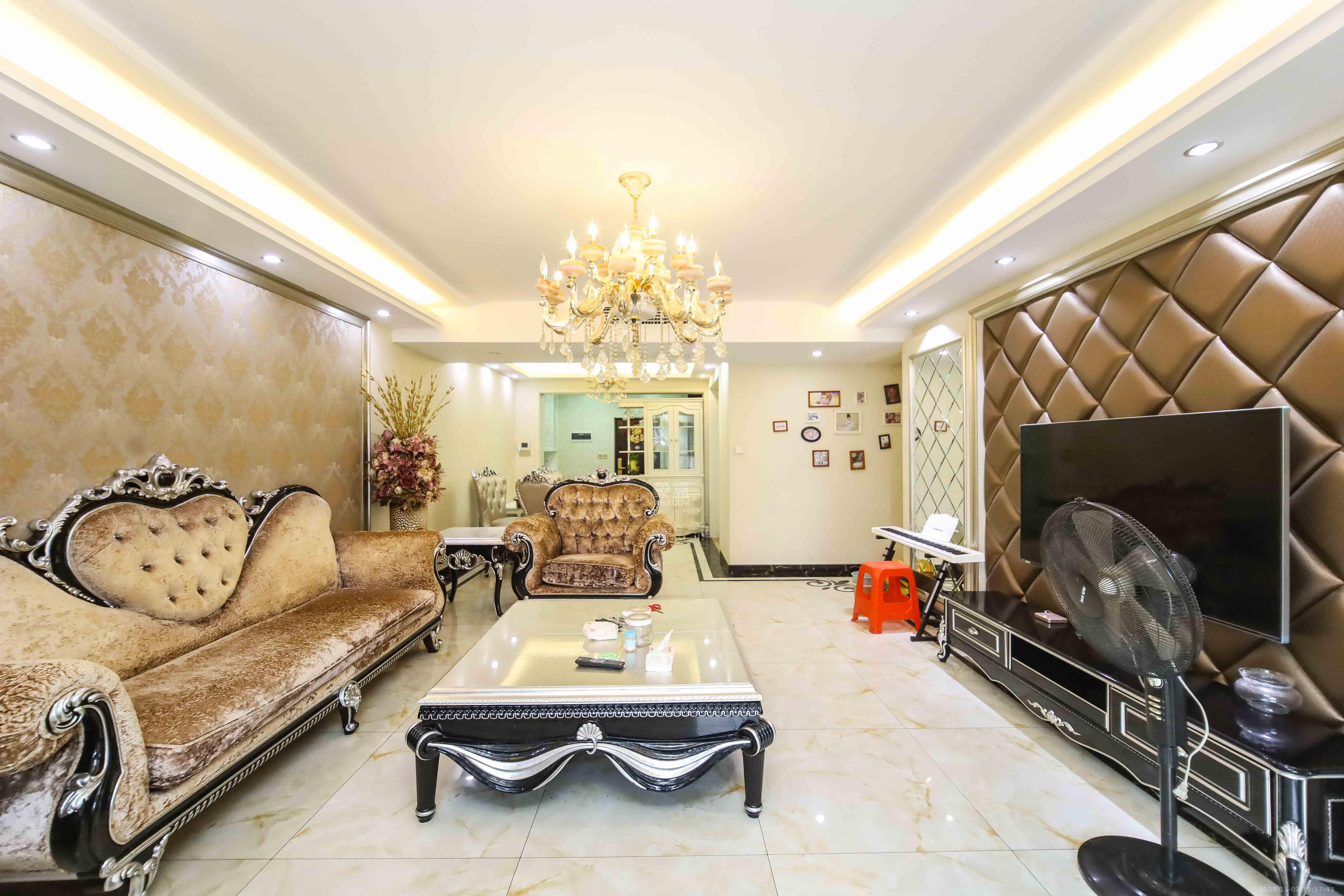 江河双水湾  4室2厅2卫    152.0万客厅