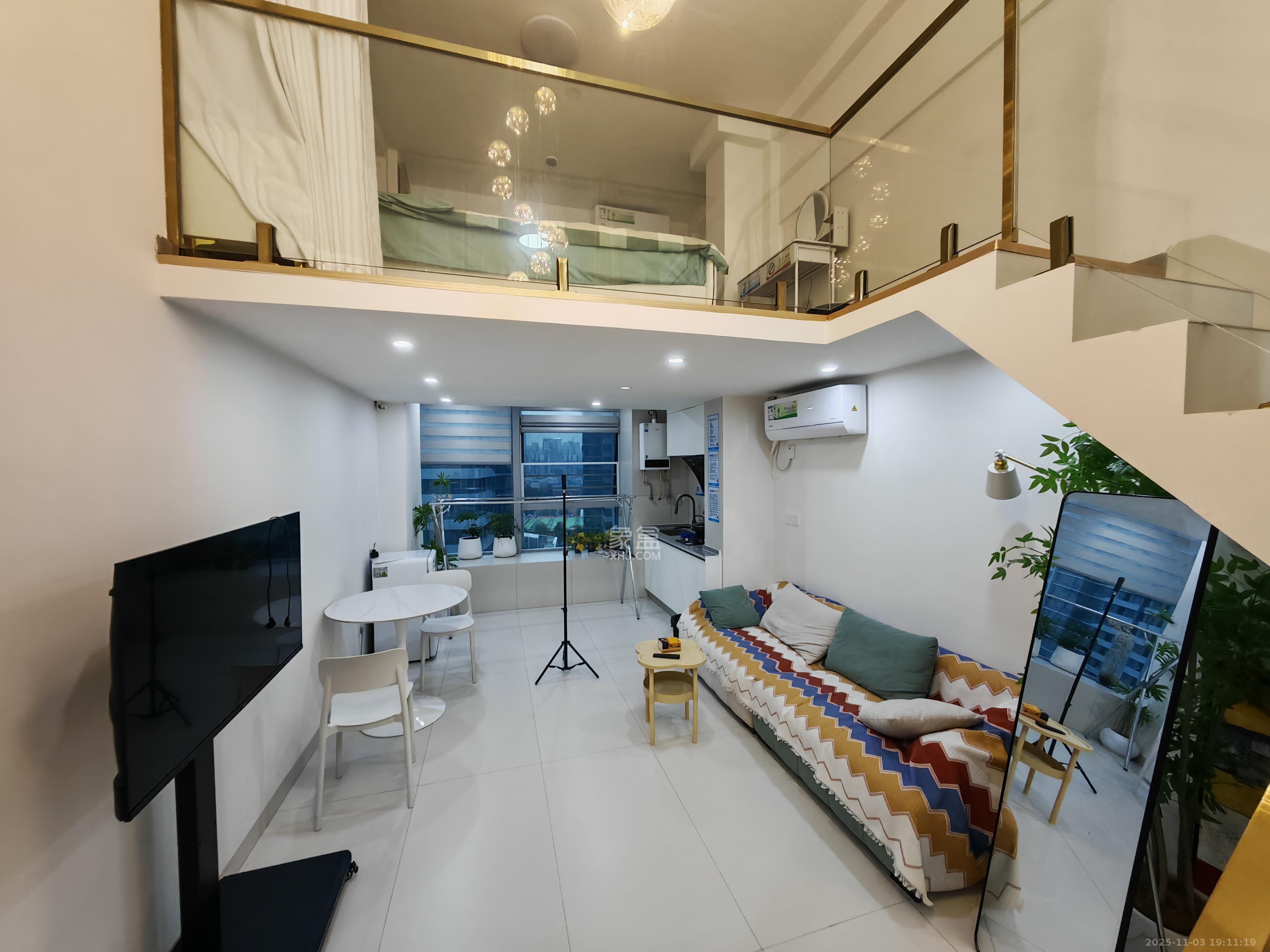 复地滨江金融中心  2室1厅1卫    2500.0元/月