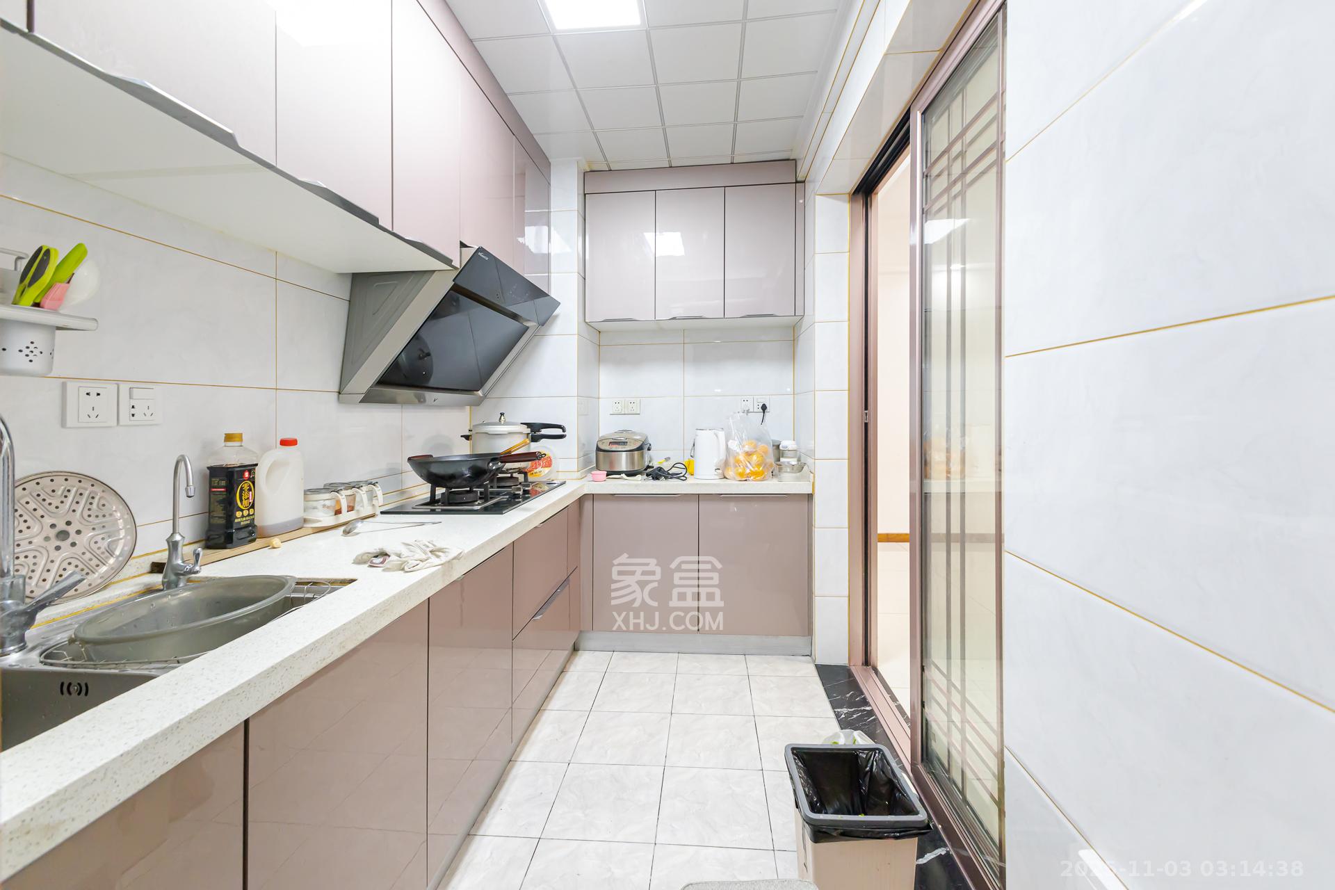 时代倾城三期  3室2厅2卫    95.0万厨房