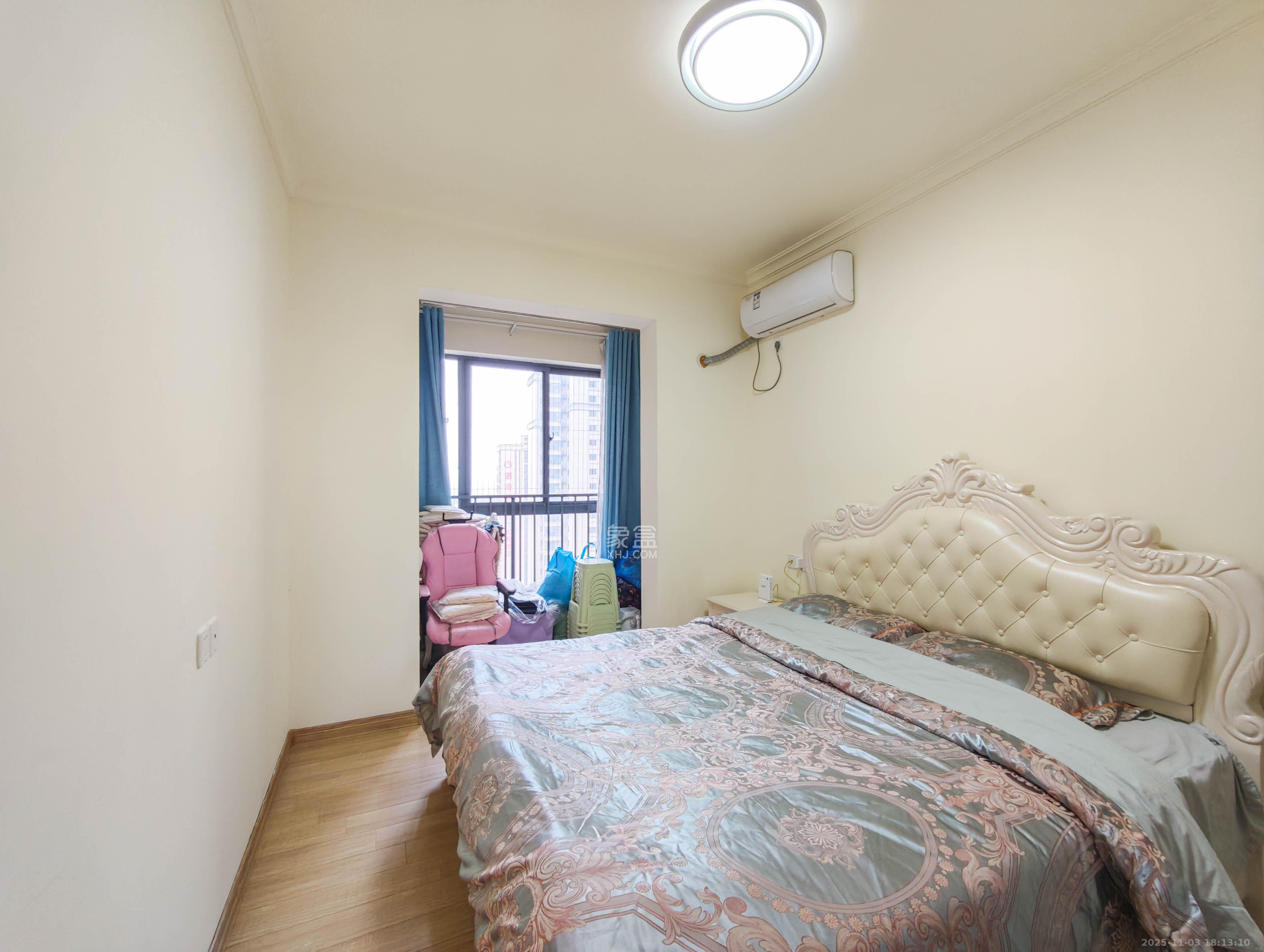 碧桂园南城首府(东宸林海) 4室2厅2卫 105.0万 碧桂园南城首府(东宸林海) 4室2厅2卫 105.0万卧室