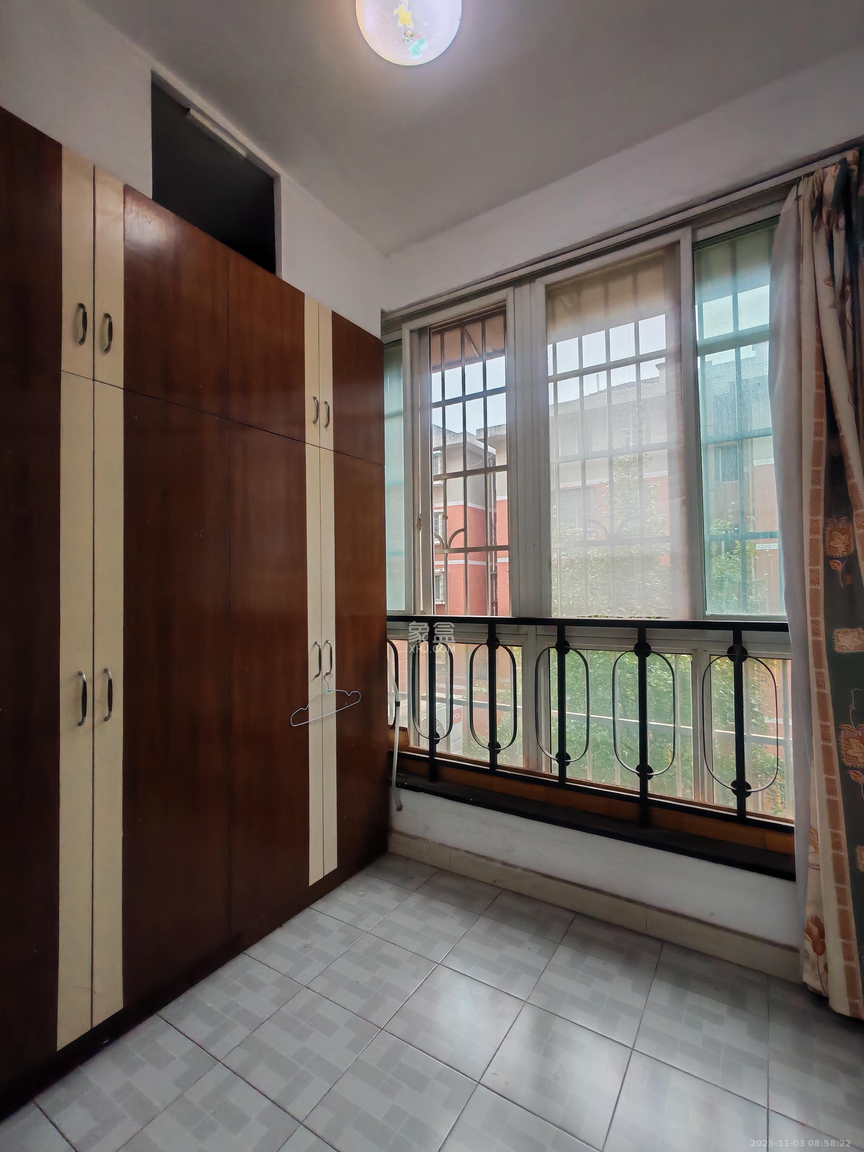 东城名苑  3室2厅2卫    1500.0元/月室内图