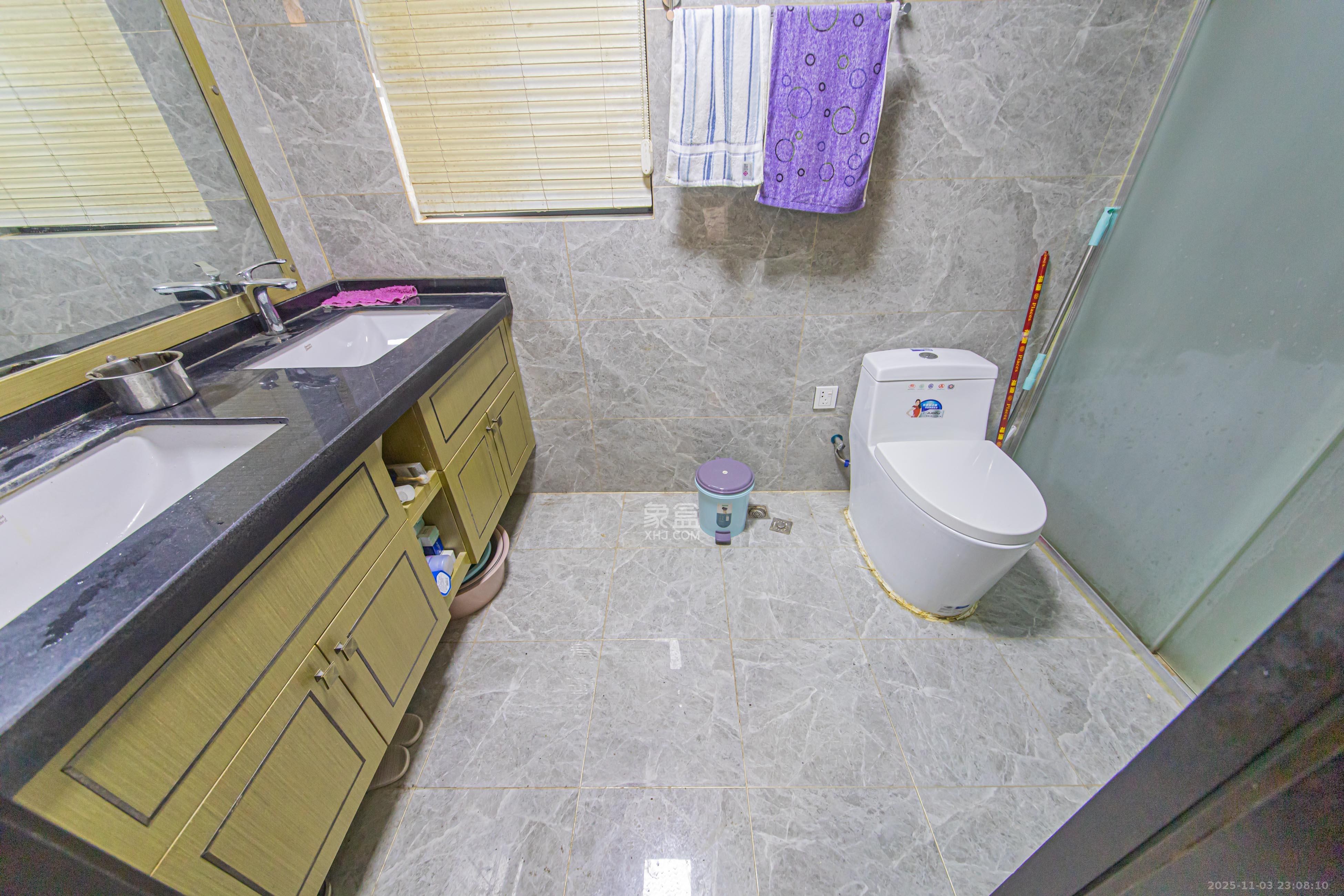 鑫远尚玺苑  5室2厅3卫    338.0万卫生间