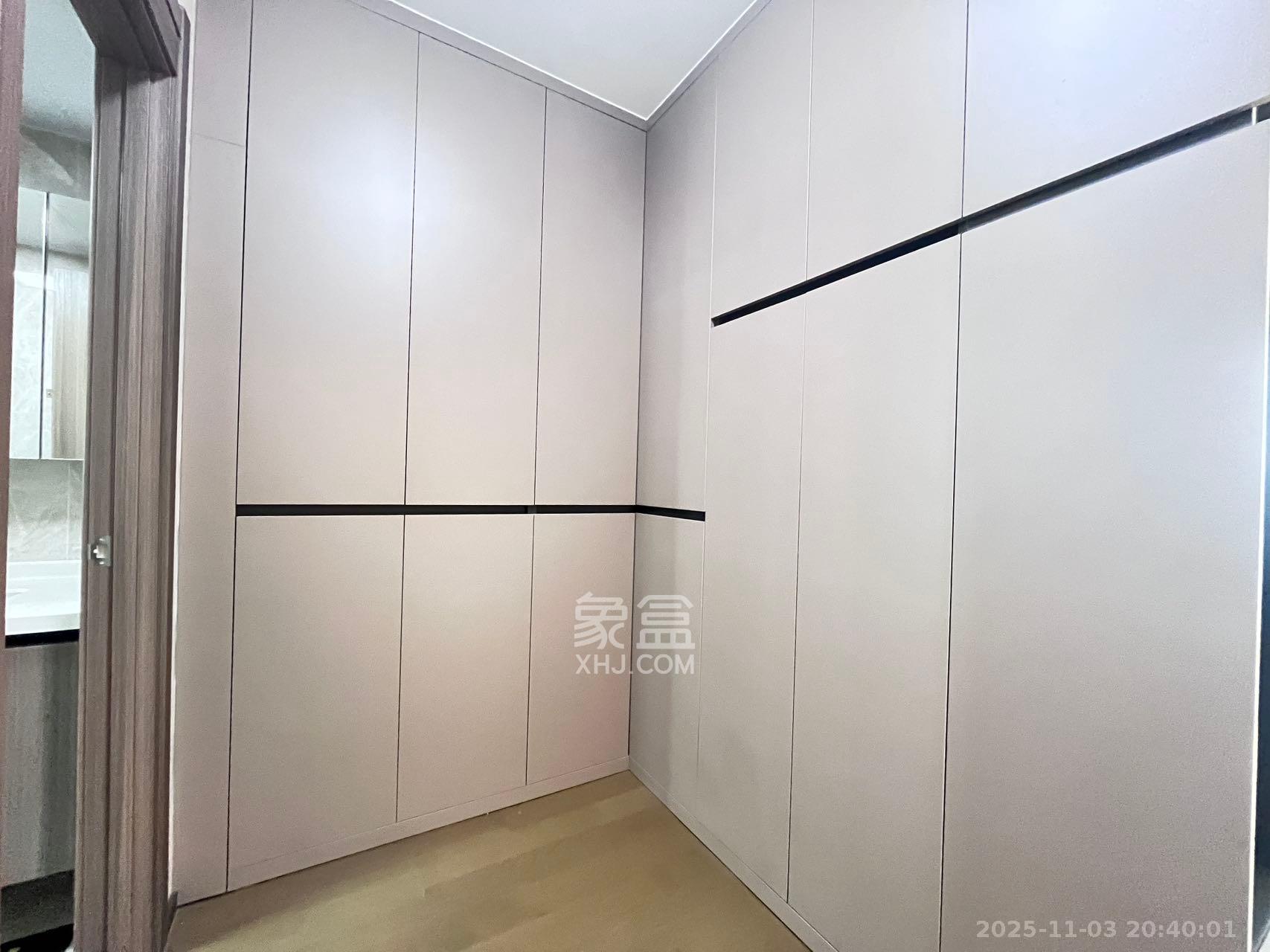 中海阅麓山二期 3室2厅2卫 3500.0元/月 中海阅麓山二期 3室2厅2卫 3500.0元/月室内图