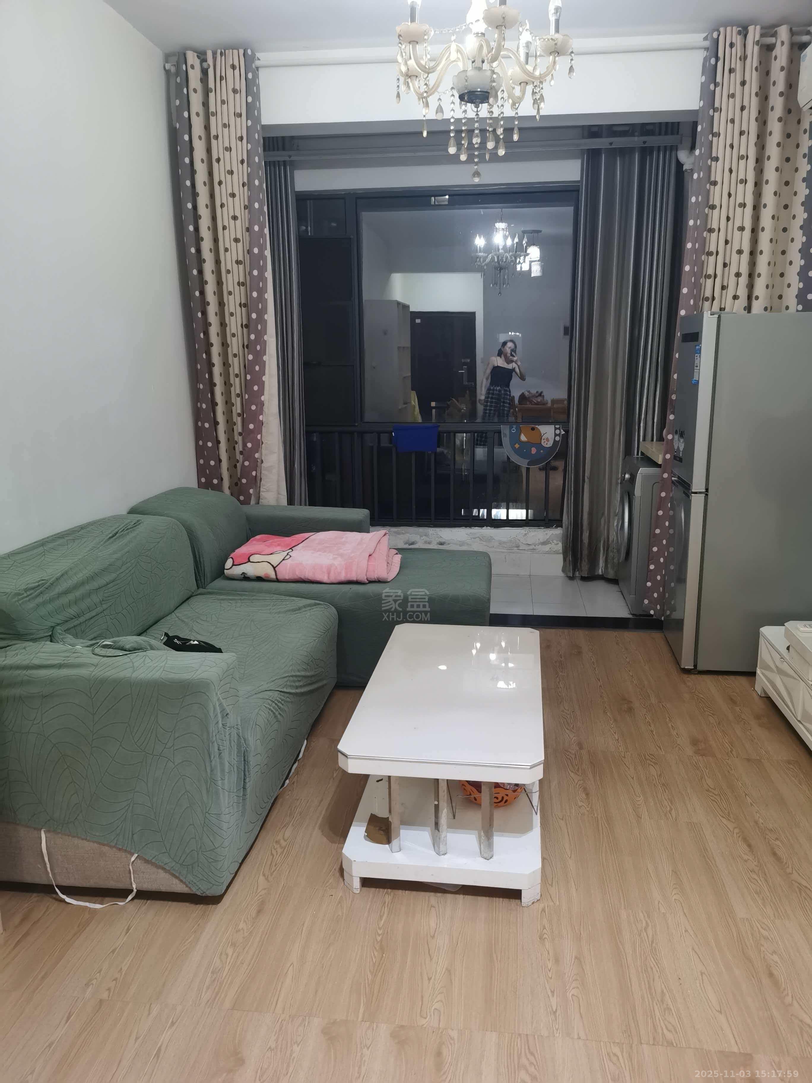 华晨御园  1室1厅1卫    1300.0元/月室内图