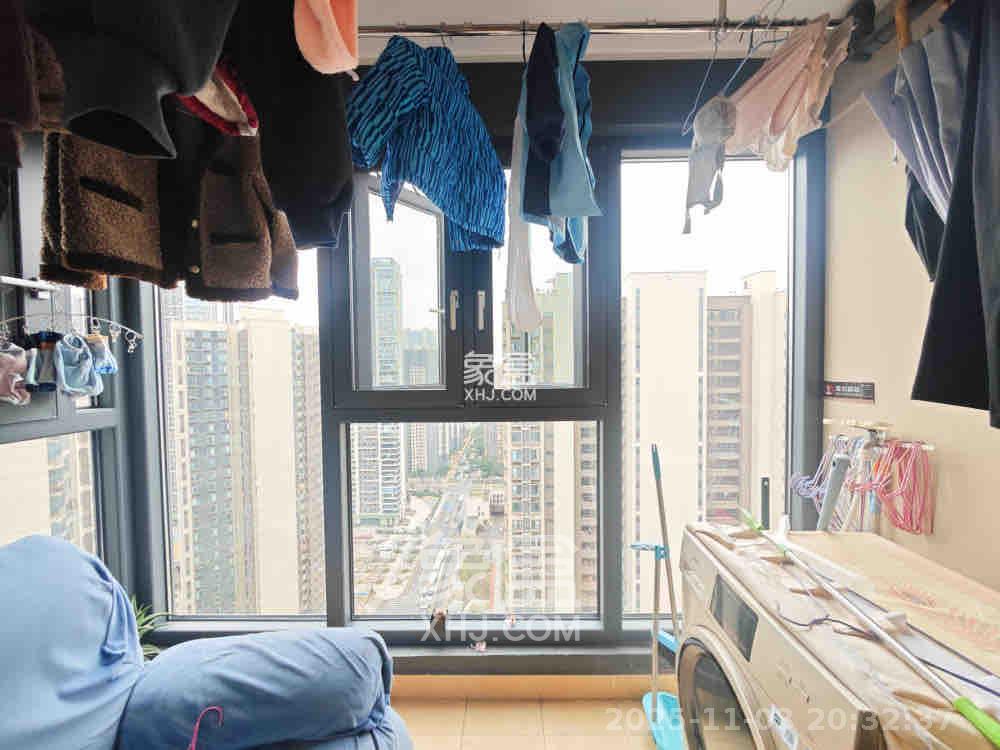 万科魅力之城 3室2厅2卫 2500.0元/月 万科魅力之城 3室2厅2卫 2500.0元/月室内图