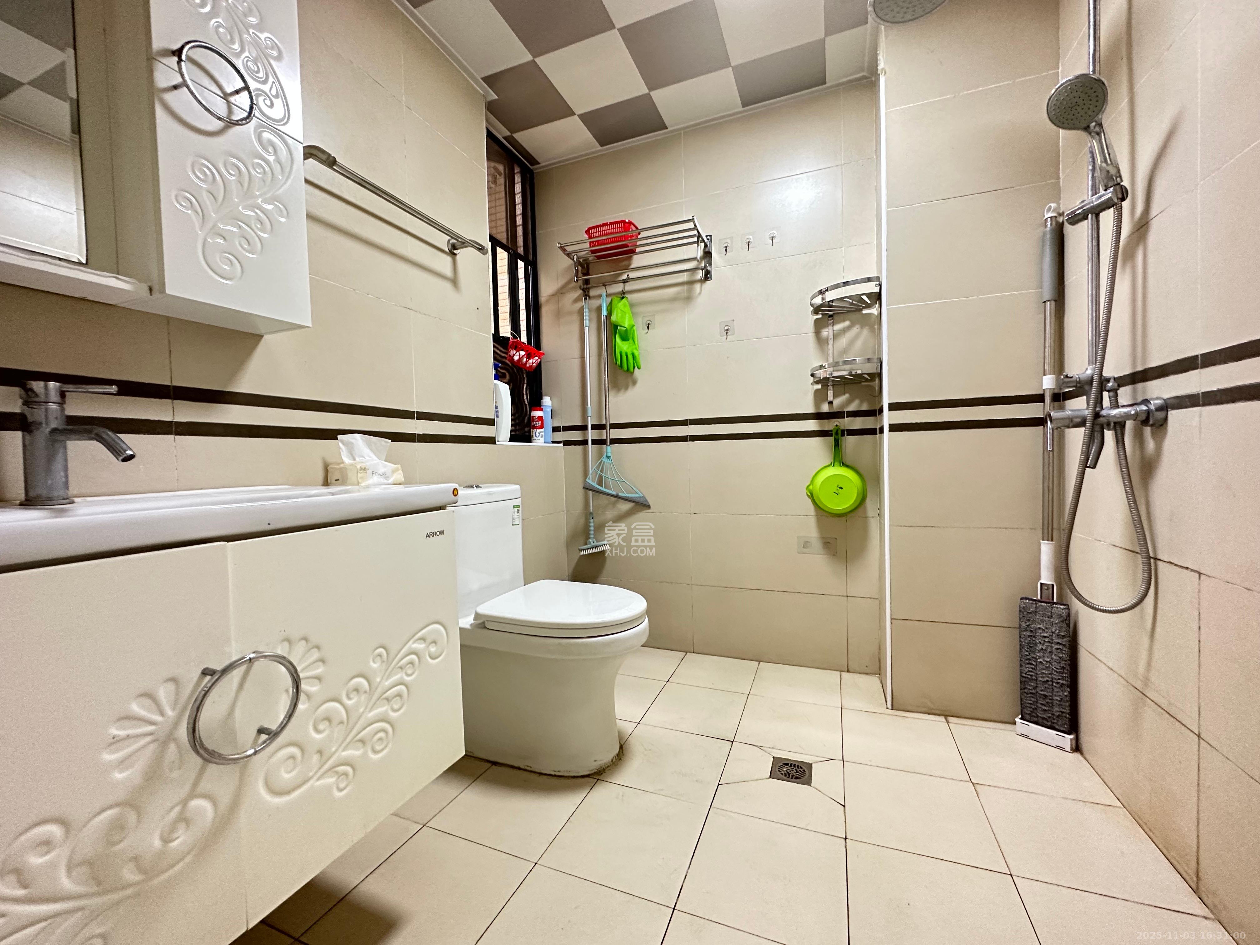 保利麓谷林语C区  3室2厅0卫    2500.0元/月室内图