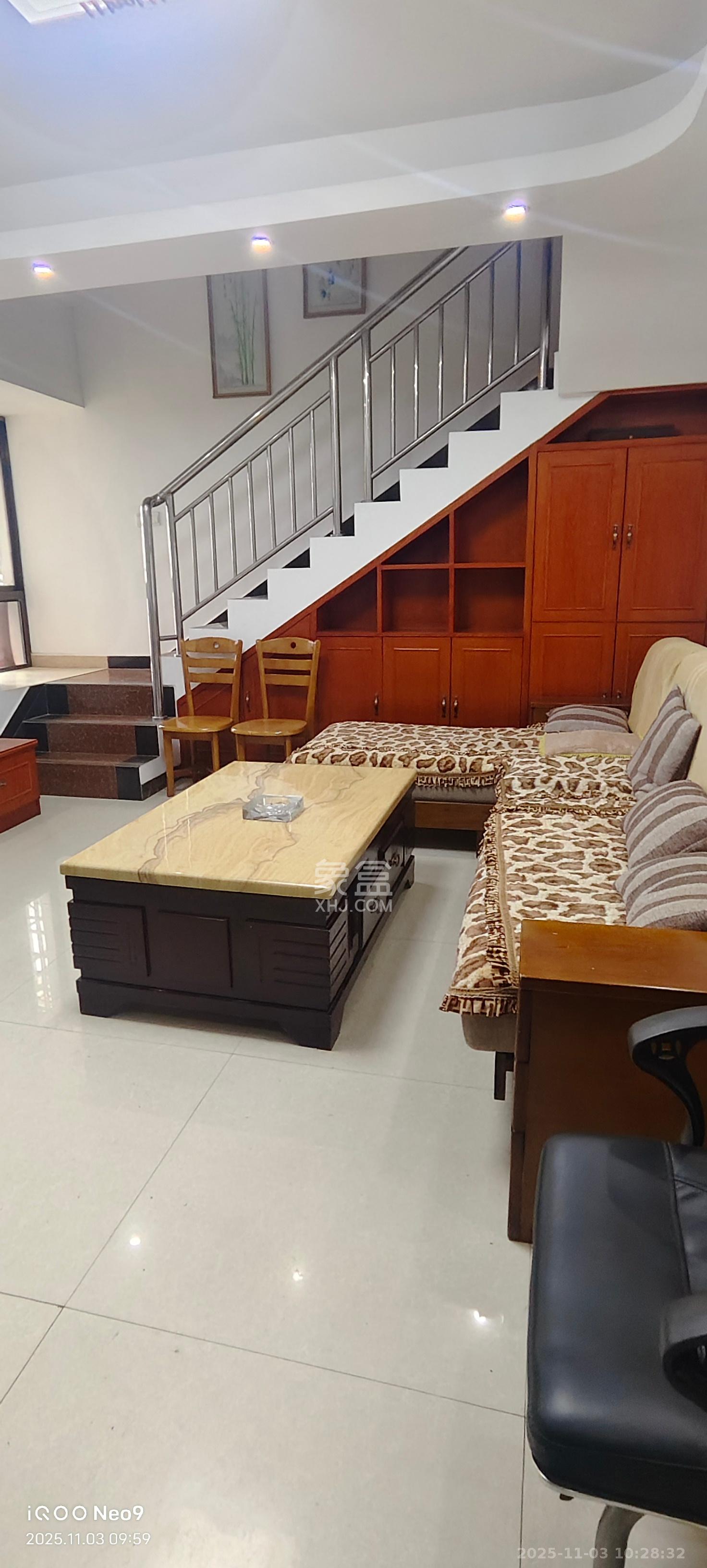 金汇园（鄱馨苑、省国税局单位房）  1室0厅0卫    2000.0元/月