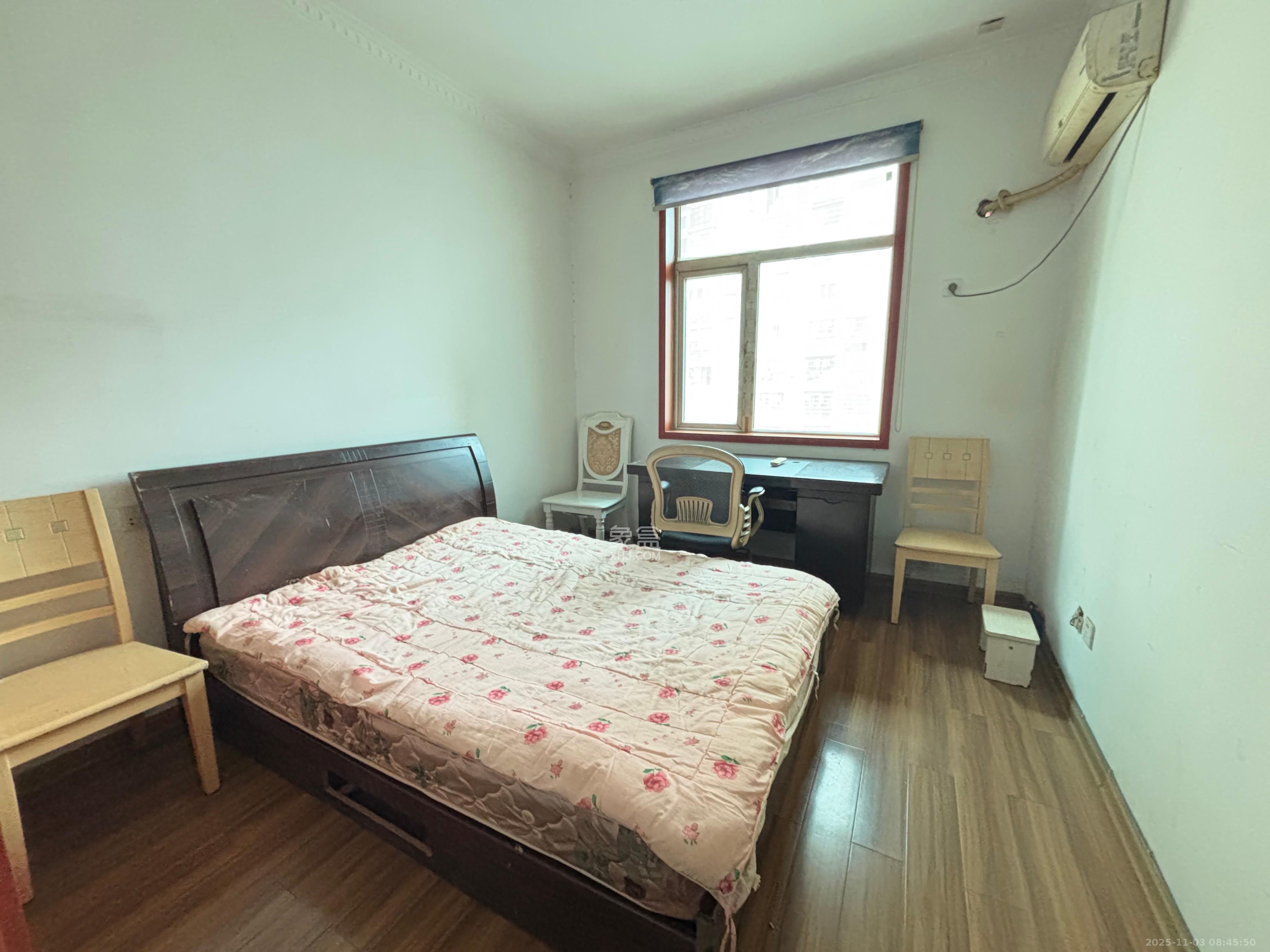 名都花园  3室2厅2卫    2800.0元/月室内图