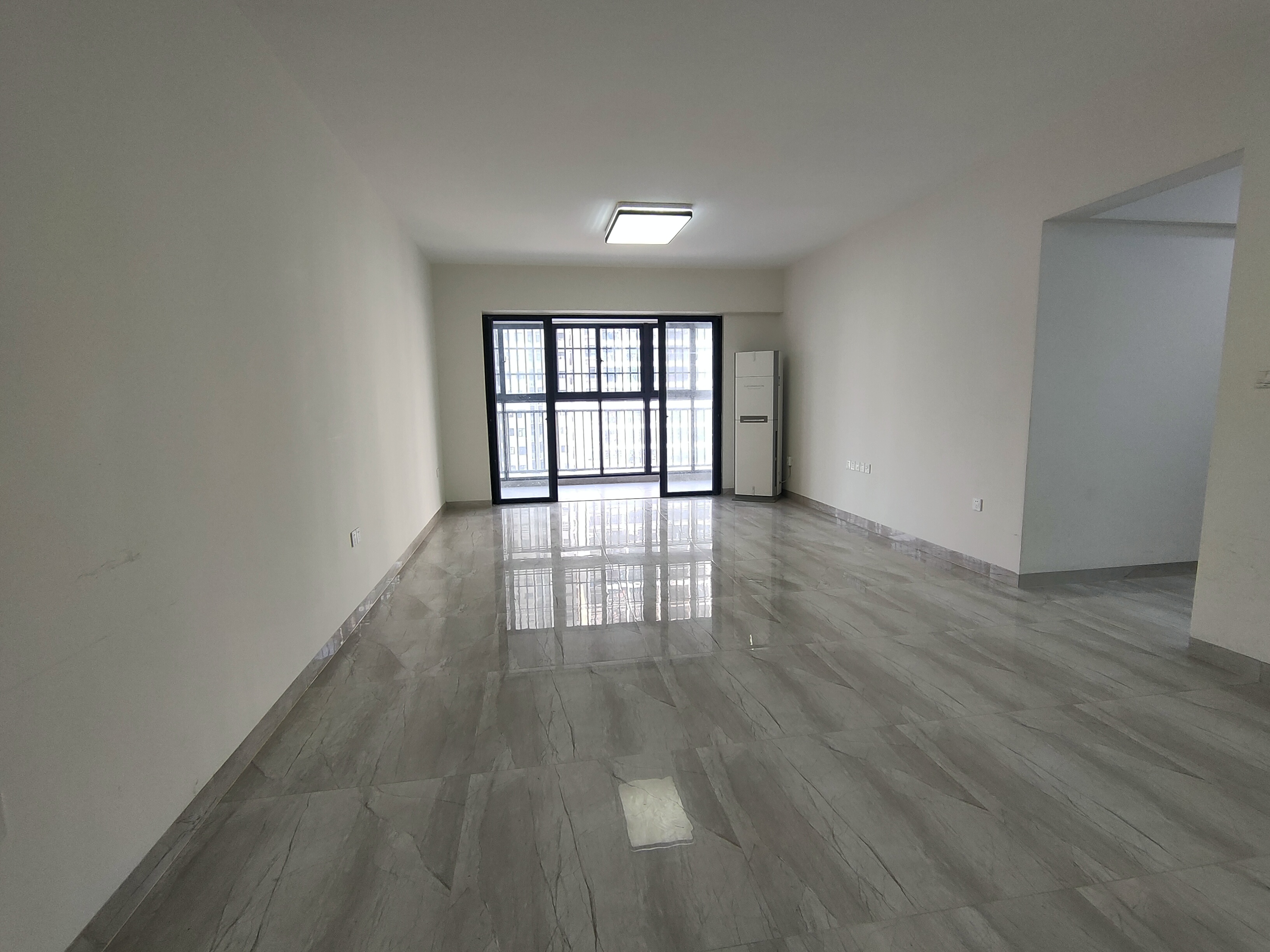 盛达景都三期  4室2厅2卫    4200.0元/月室内图