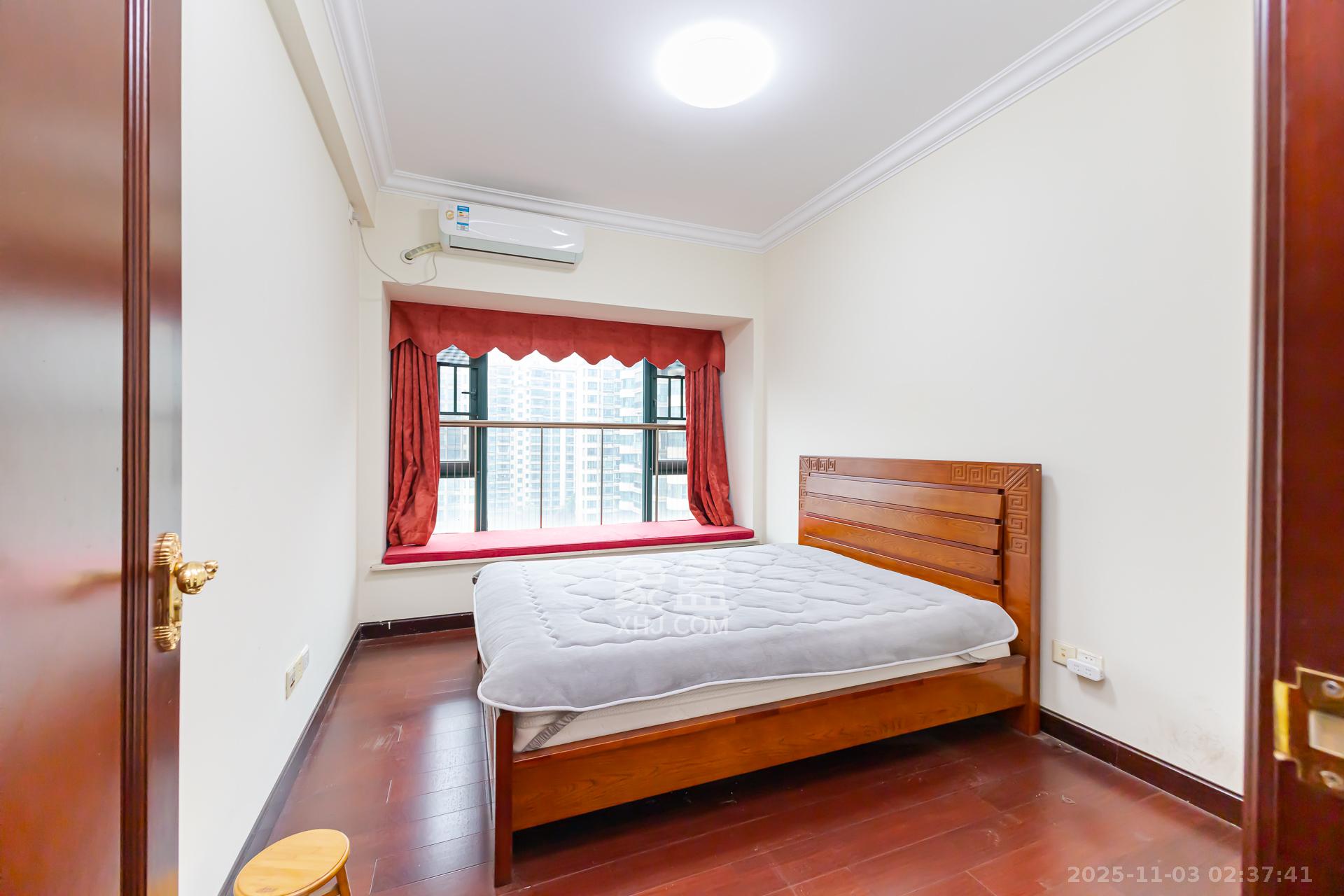 恒大名都  4室2厅2卫    79.8万 恒大名都  4室2厅2卫    79.8万卧室