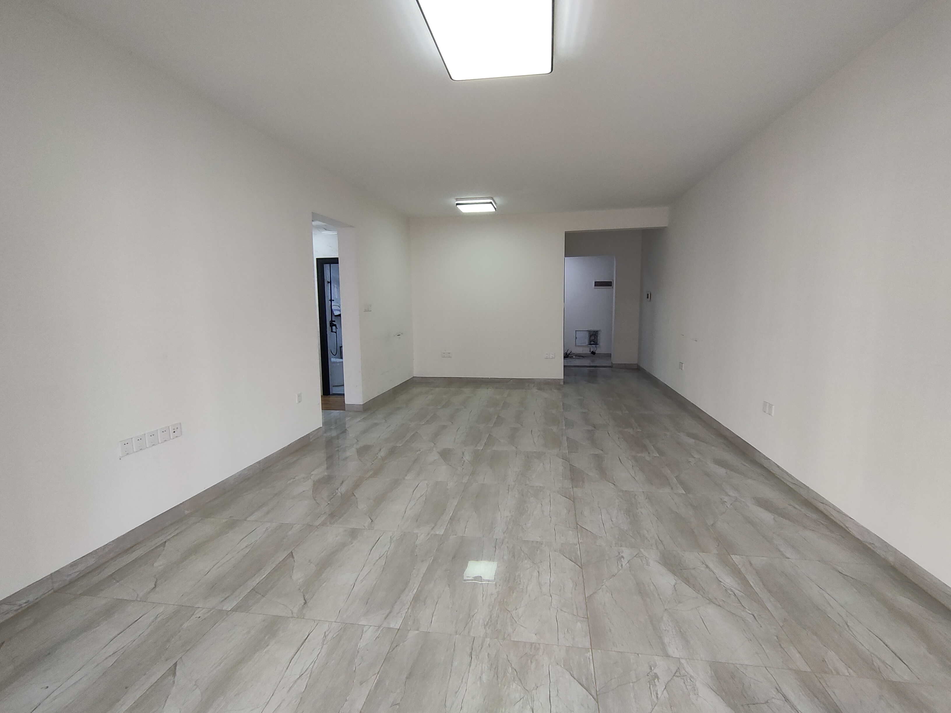 盛达景都三期  4室2厅2卫    4200.0元/月室内图