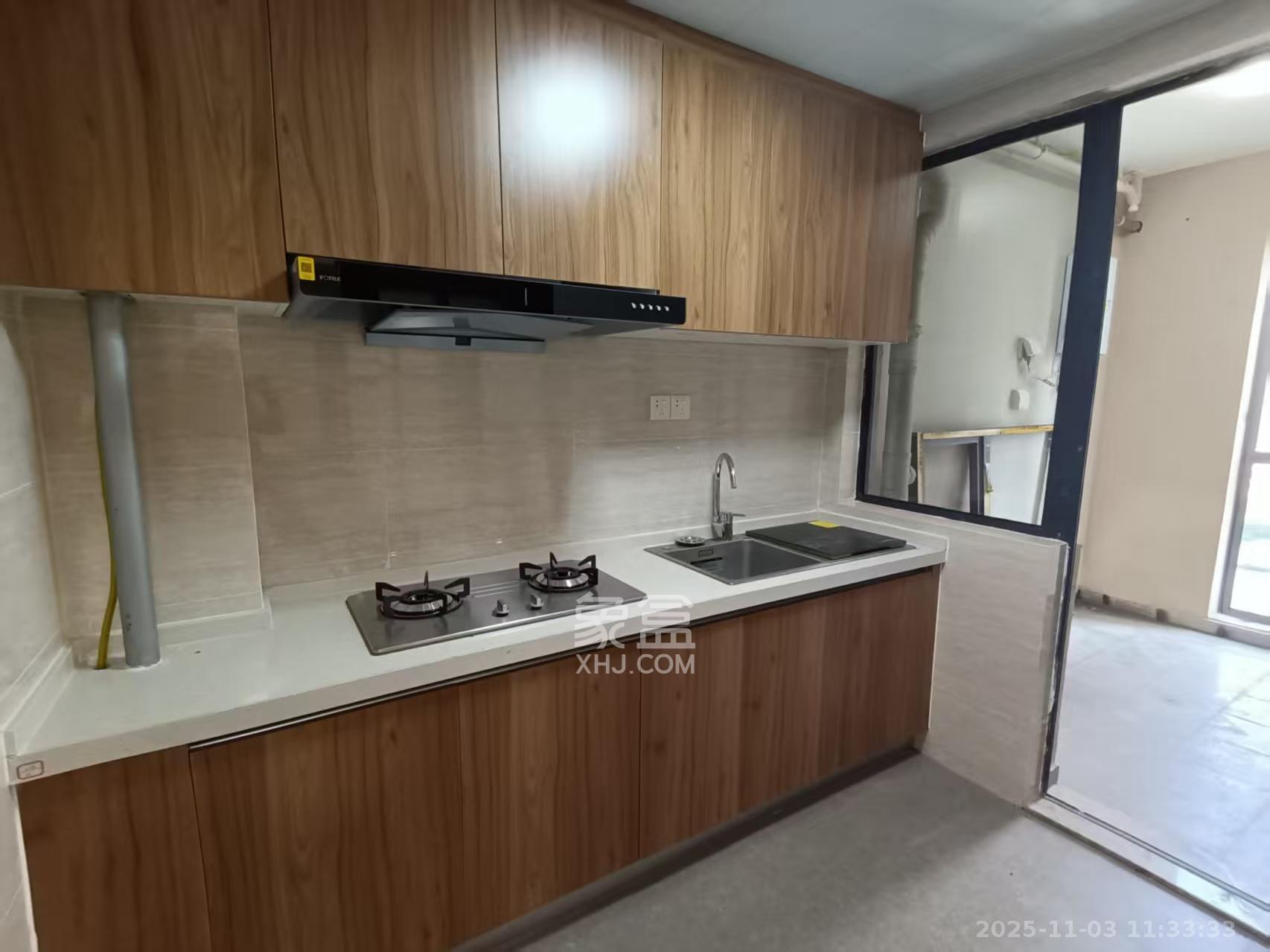 荣泰广场  3室2厅2卫    2800.0元/月室内图