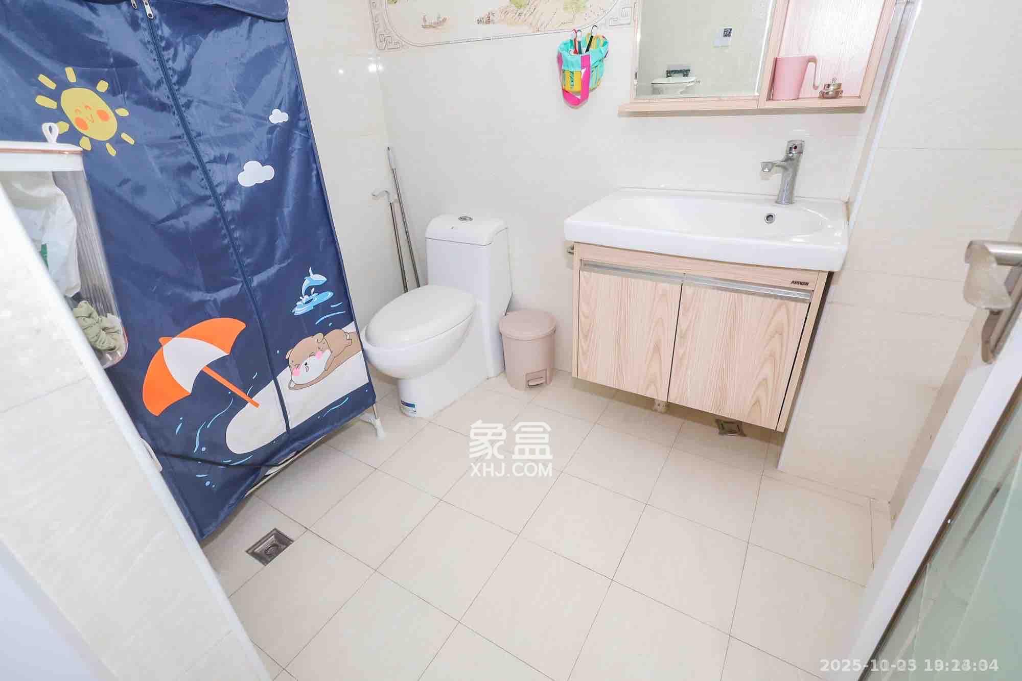 钰龙天下一期  3室2厅2卫    3500.0元/月室内图