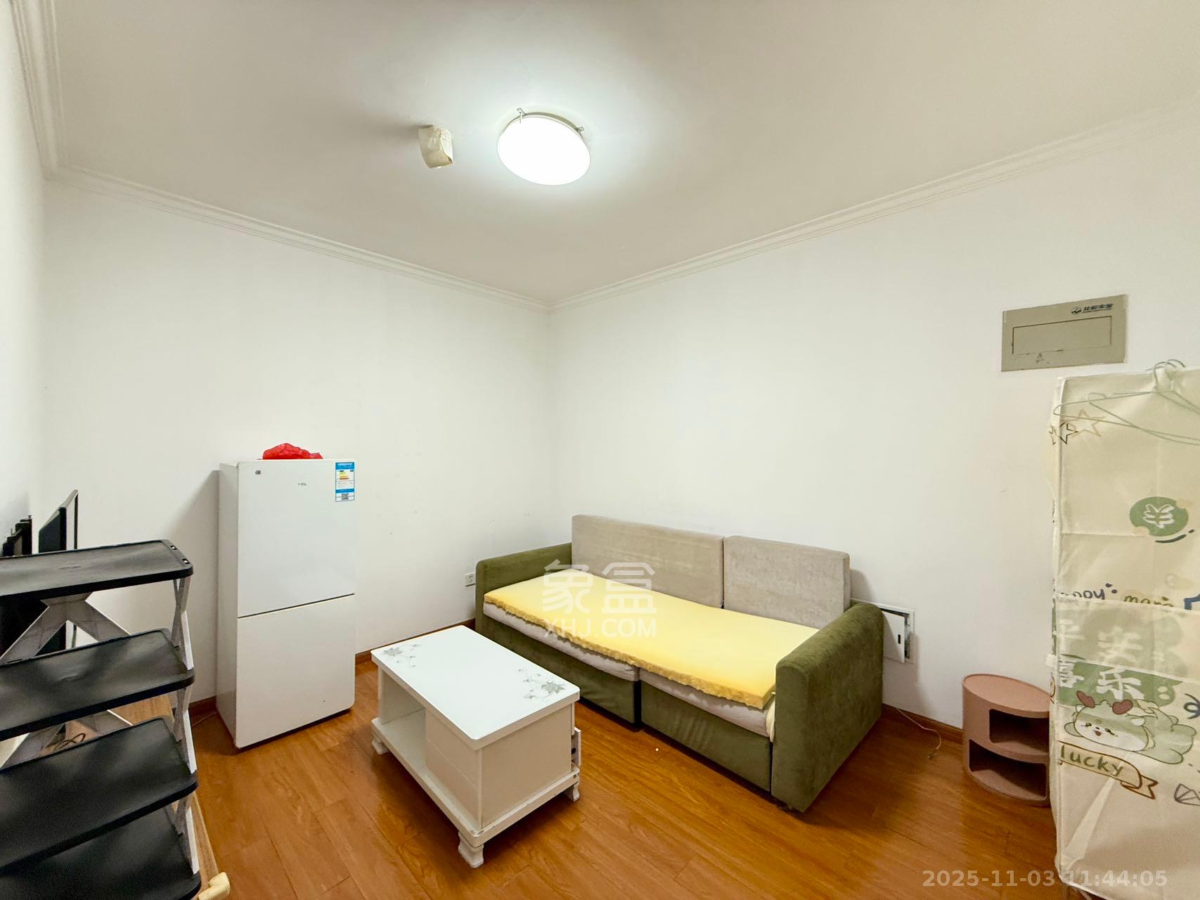 北辰三角洲E3区  1室1厅1卫    1800.0元/月