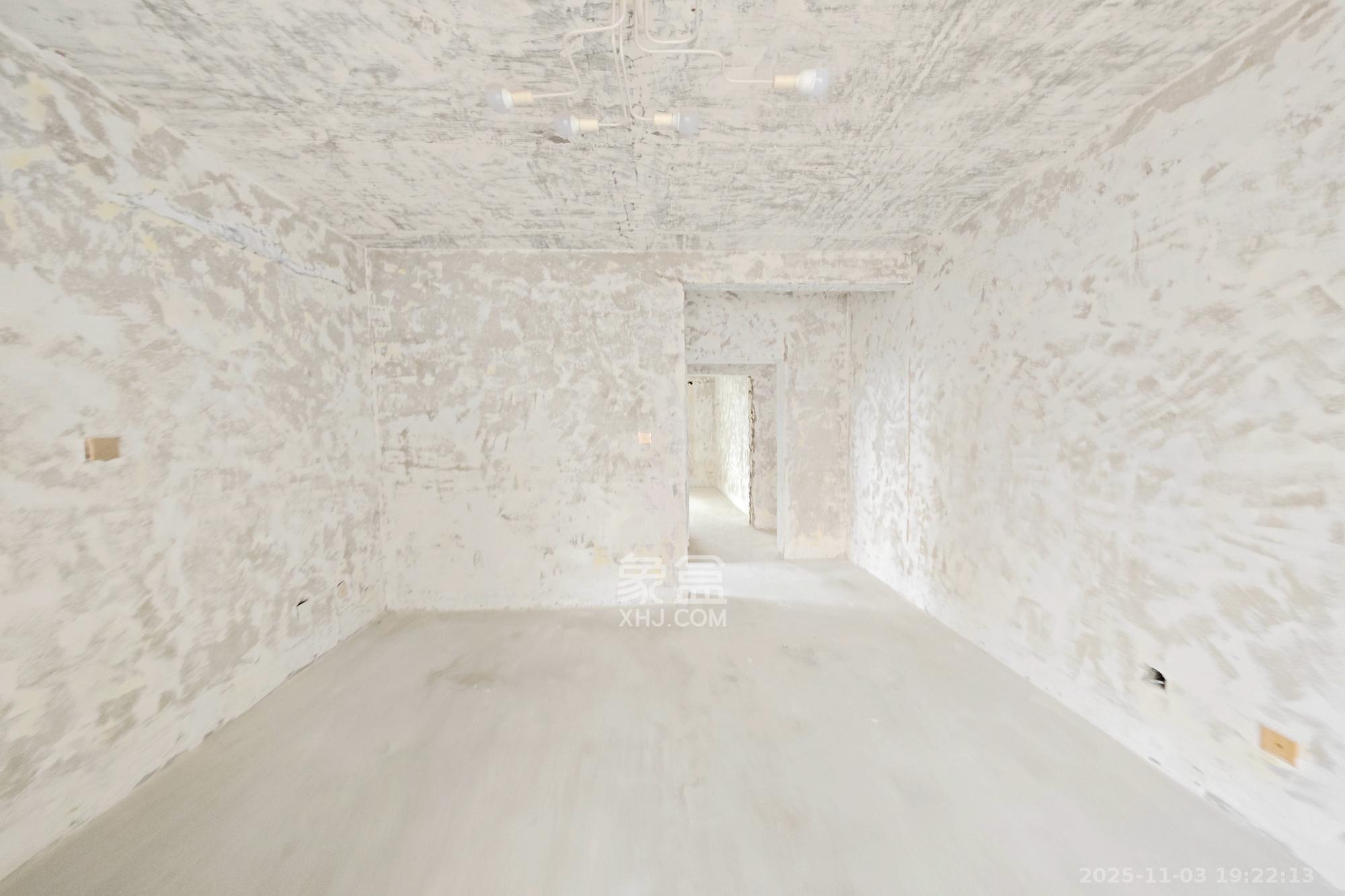 嘉盛华庭(一期、二期、三期) 4室2厅1卫 88.0万 嘉盛华庭(一期、二期、三期) 4室2厅1卫 88.0万卧室