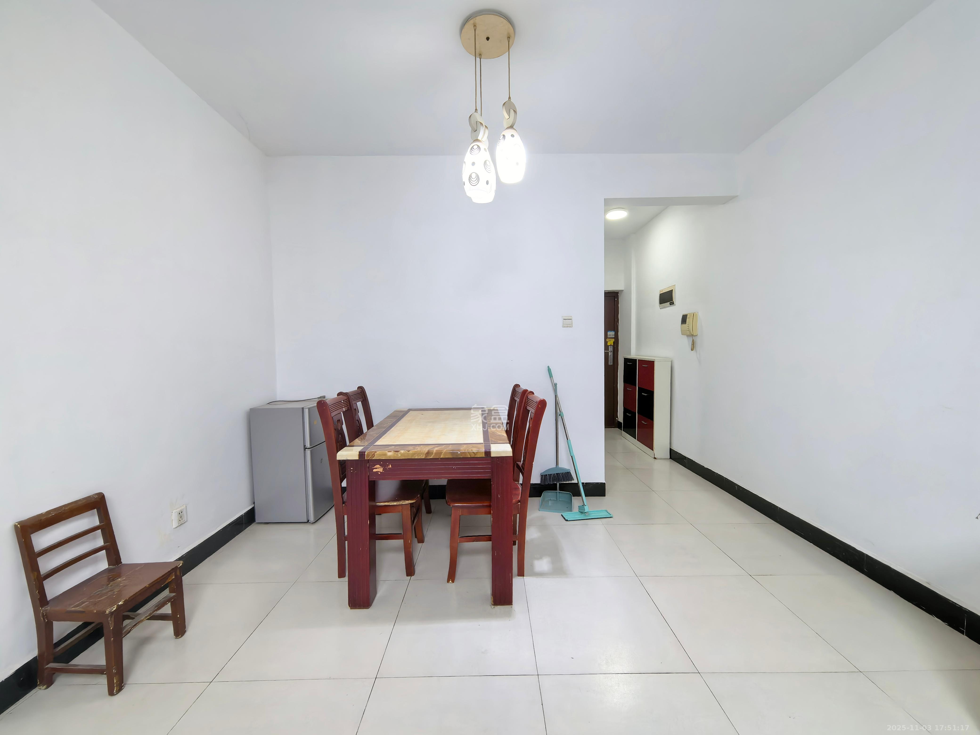 福满新城（新天安置小区）  3室2厅2卫    2000.0元/月室内图