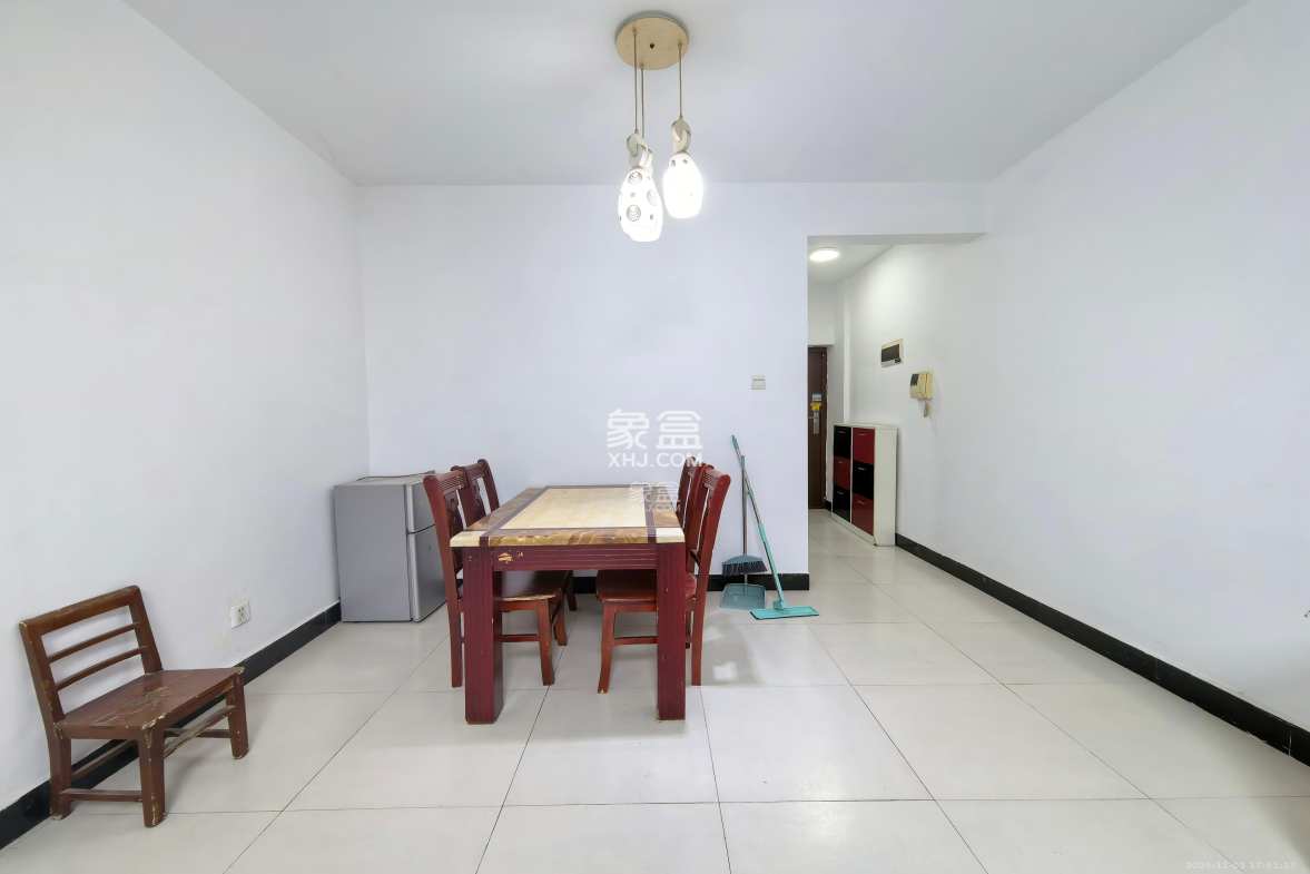 福满新城(新天安置小区) 3室2厅2卫 2000.0元/月 福满新城(新天安置小区) 3室2厅2卫 2000.0元/月室内图