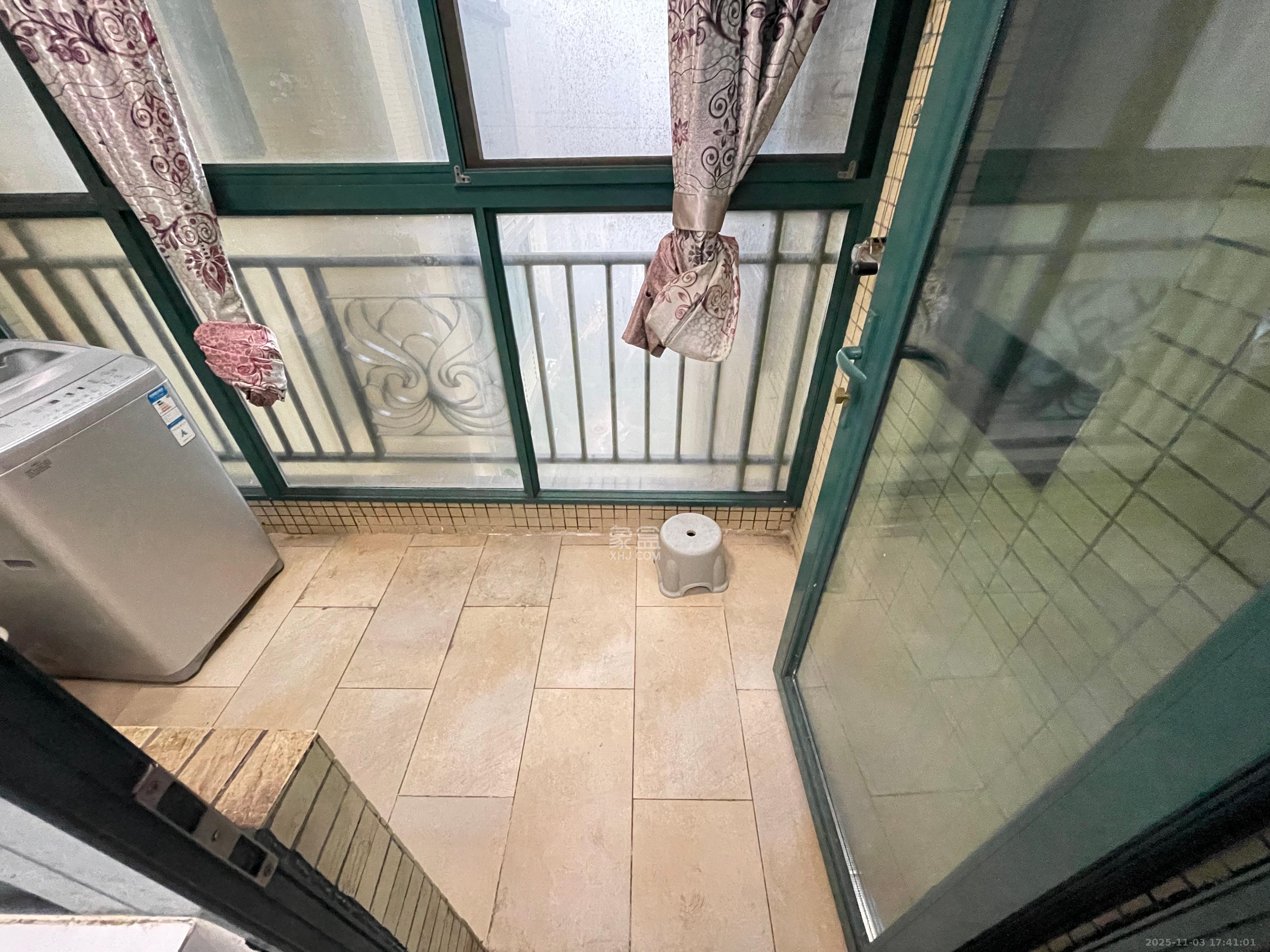 恒大名都  4室2厅2卫    1800.0元/月室内图