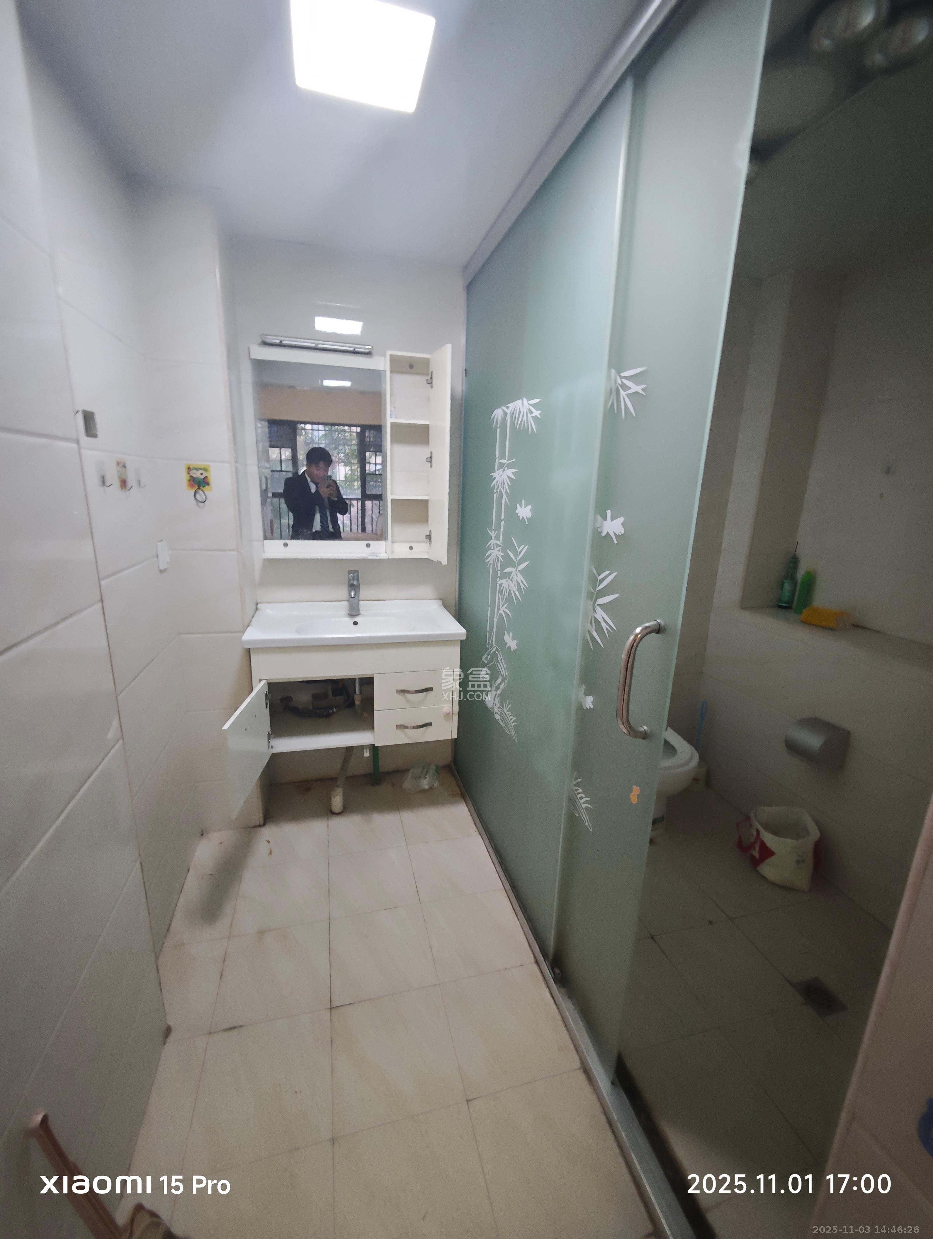 中城丽景香山园  1室2厅1卫    2400.0元/月室内图