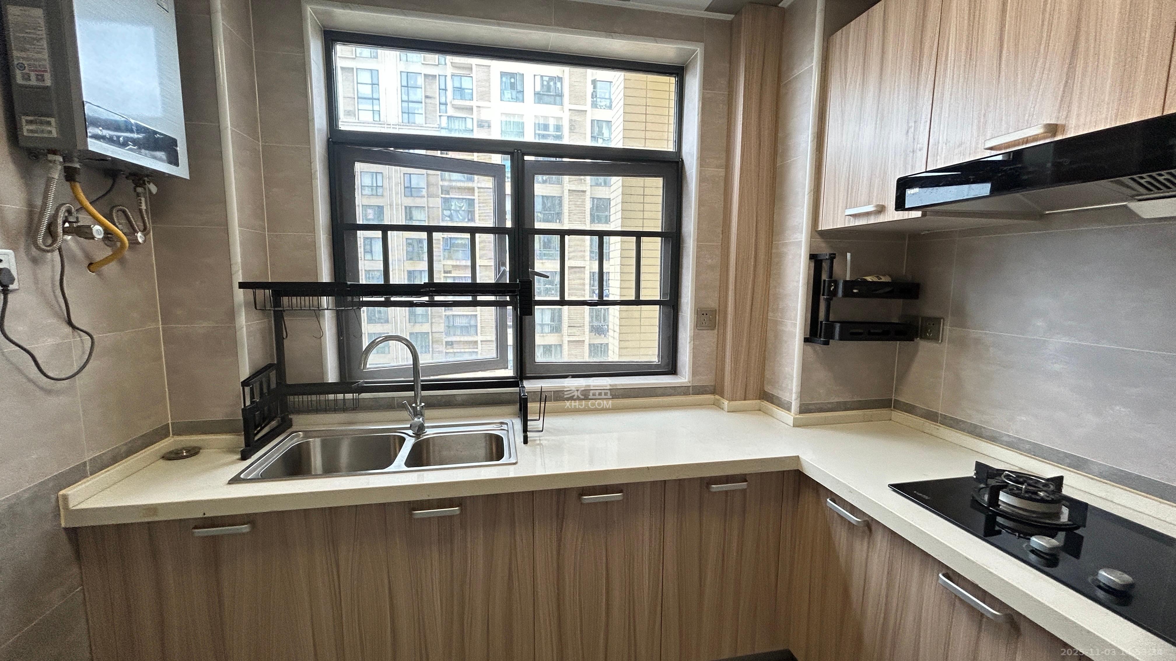 长盛岚庭  3室2厅1卫    2500.0元/月室内图