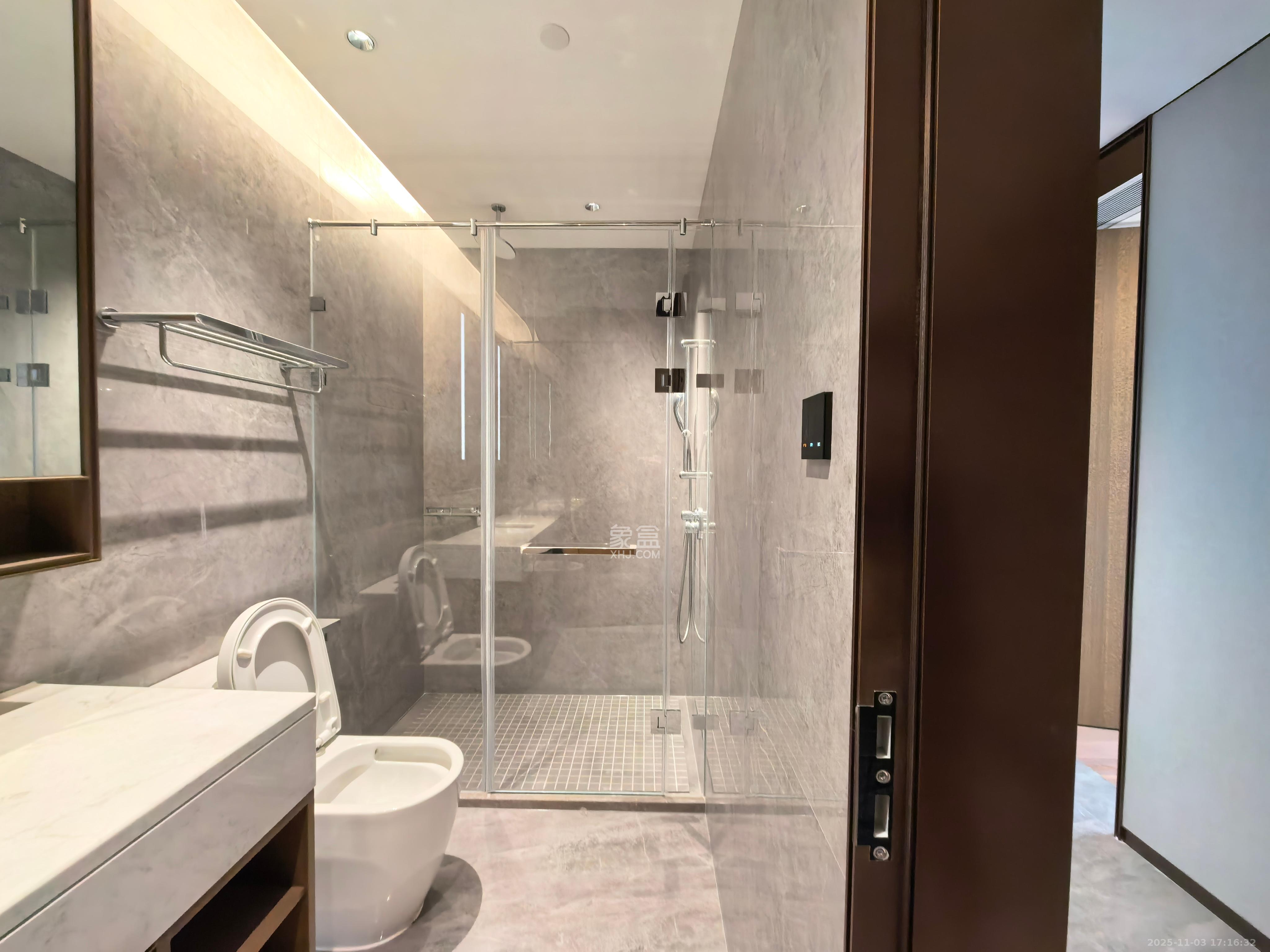 运达中央广场三期 4室2厅3卫 14000.0元/月 运达中央广场三期 4室2厅3卫 14000.0元/月室内图