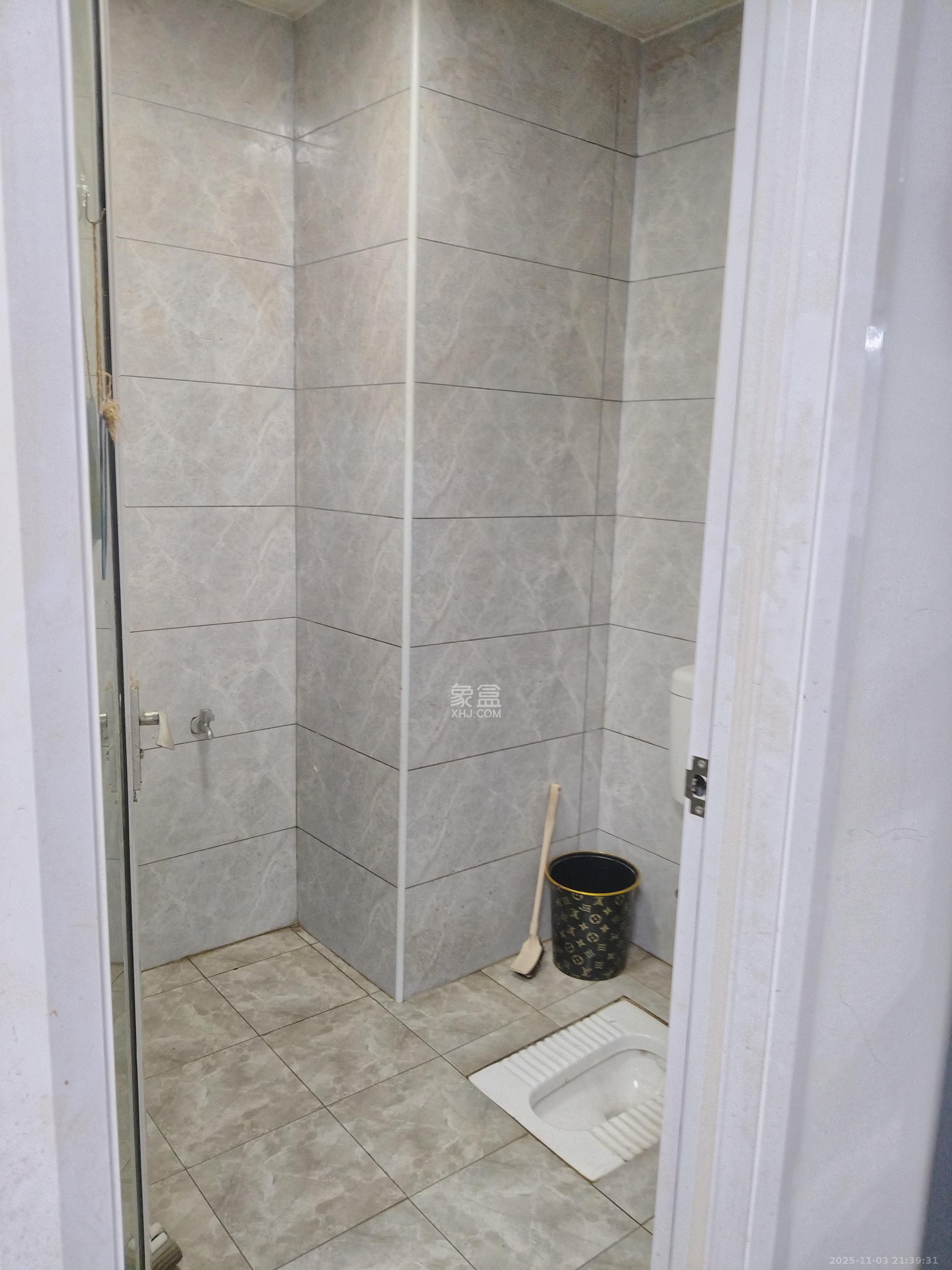 叠彩兰亭   150.0㎡      6000.0元/月室内图