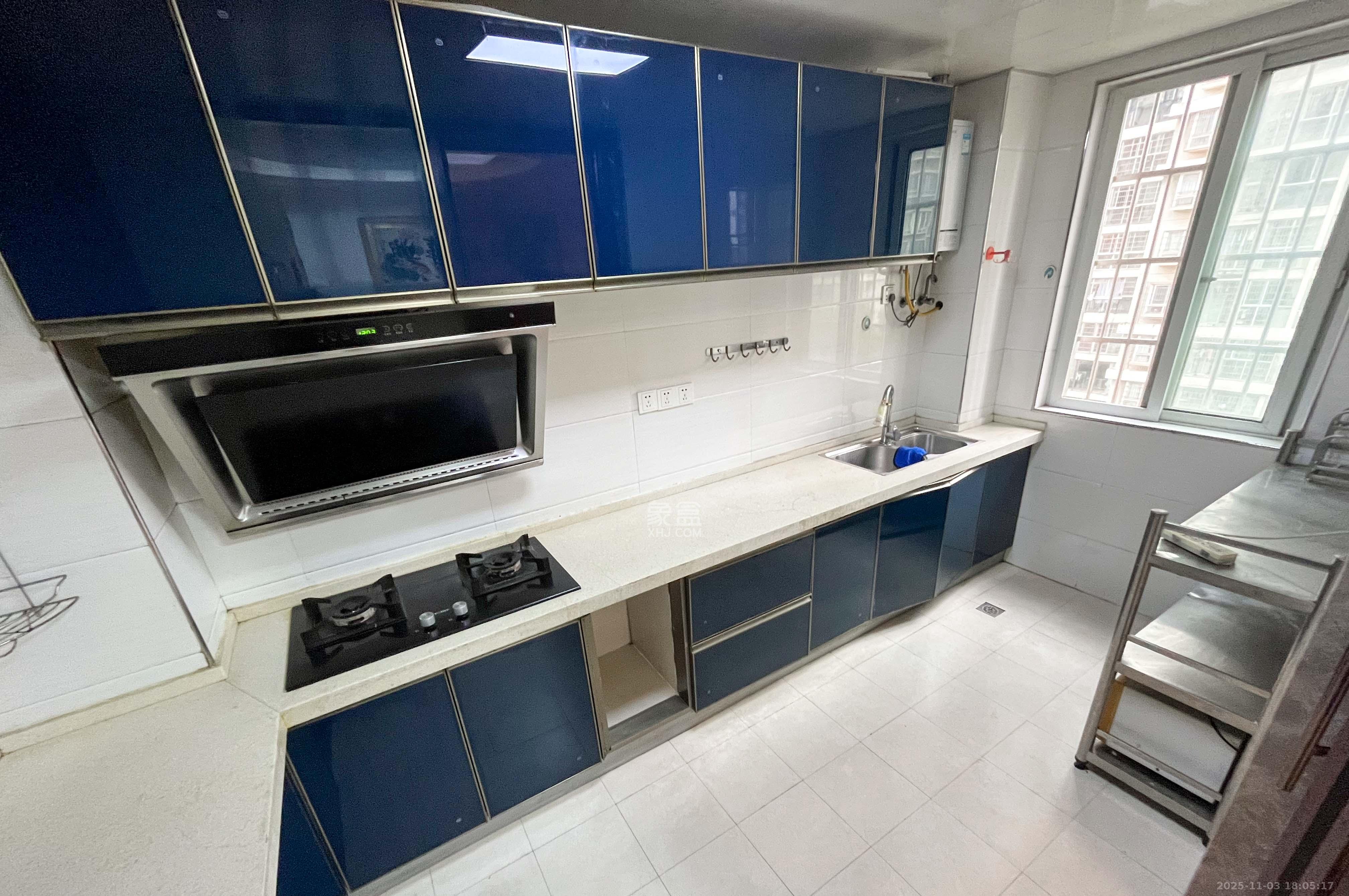 中房F联邦 3室2厅2卫 90.0万 中房F联邦 3室2厅2卫 90.0万厨房