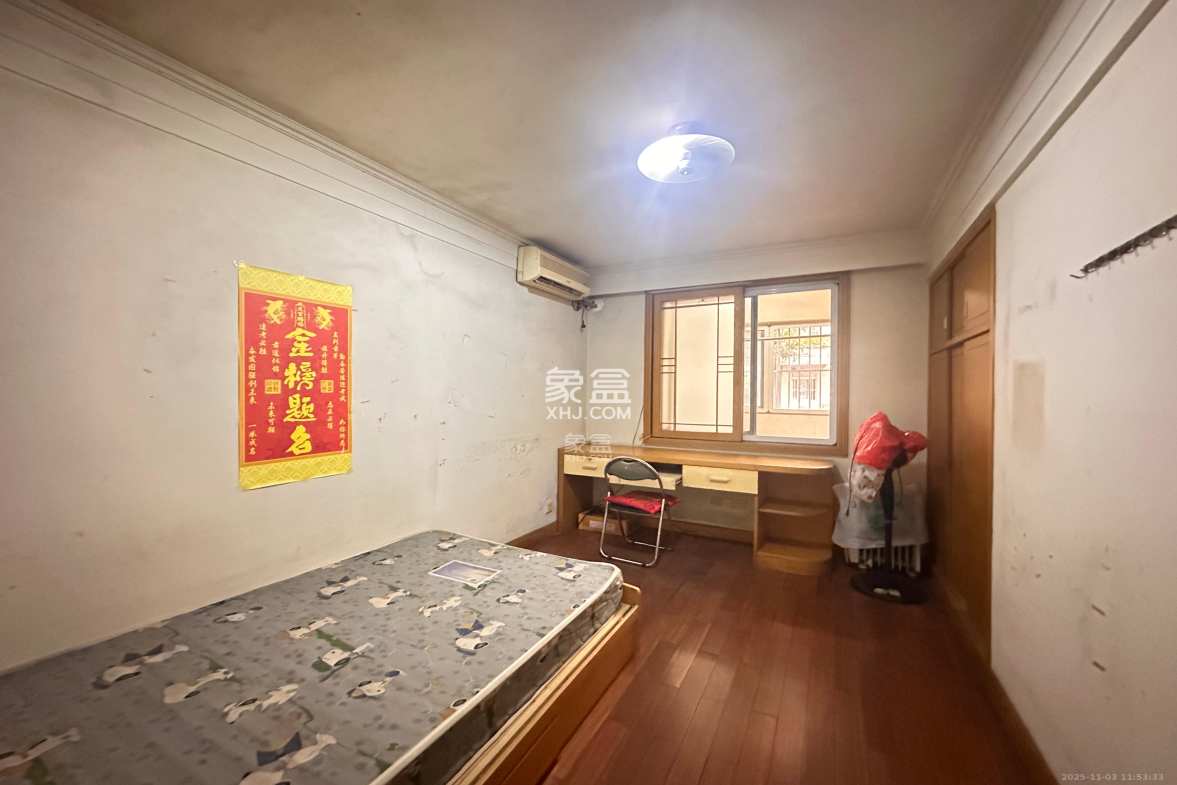 湘计花园 1室0厅0卫 2300.0元/月 湘计花园 1室0厅0卫 2300.0元/月室内图