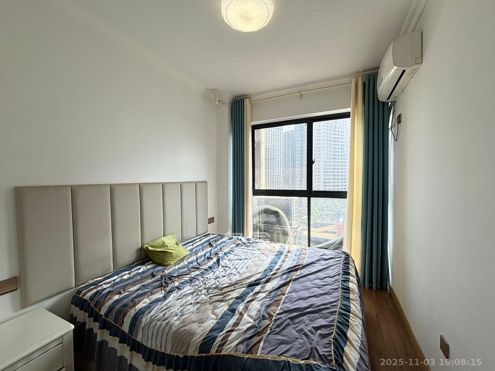 中南红领邦(红星嘉和苑)  3室2厅1卫    2500.0元/月 中南红领邦(红星嘉和苑)  3室2厅1卫    2500.0元/月室内图