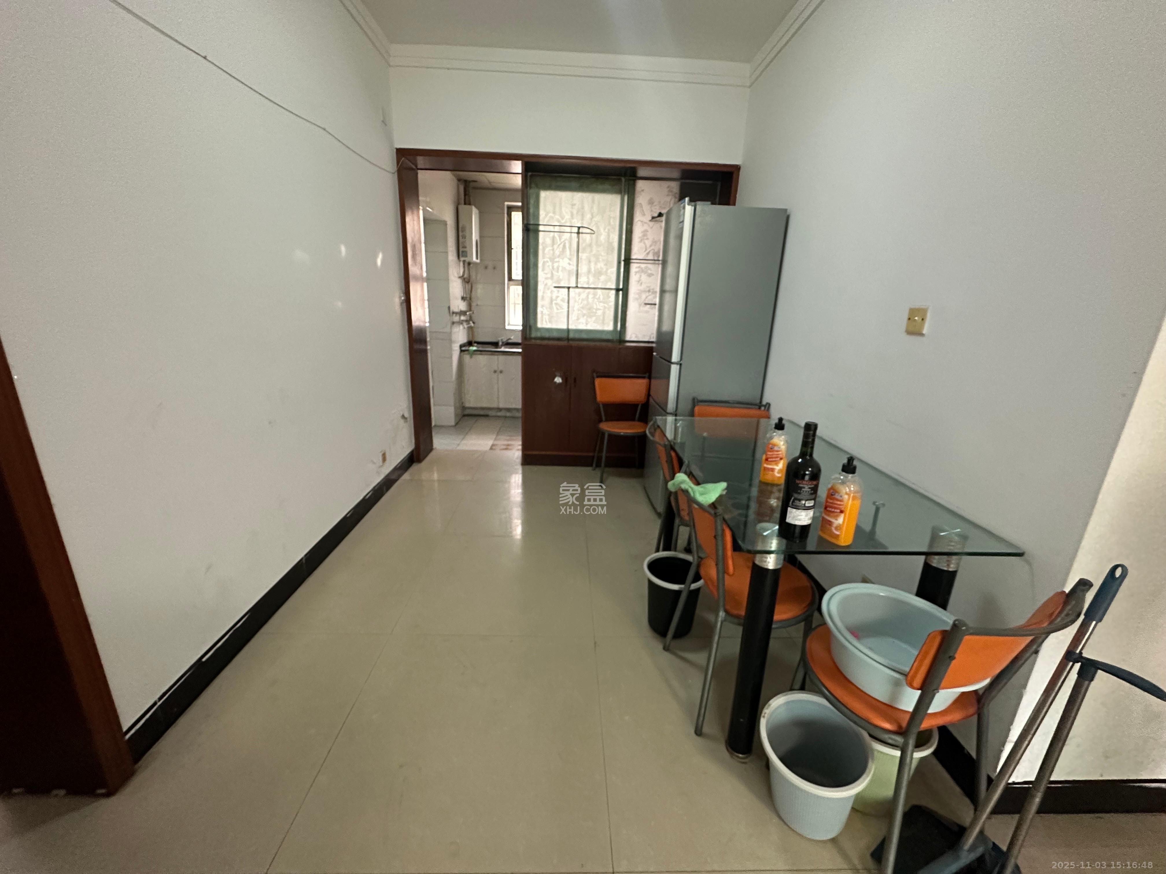 金岭小区  2室2厅1卫    1600.0元/月室内图