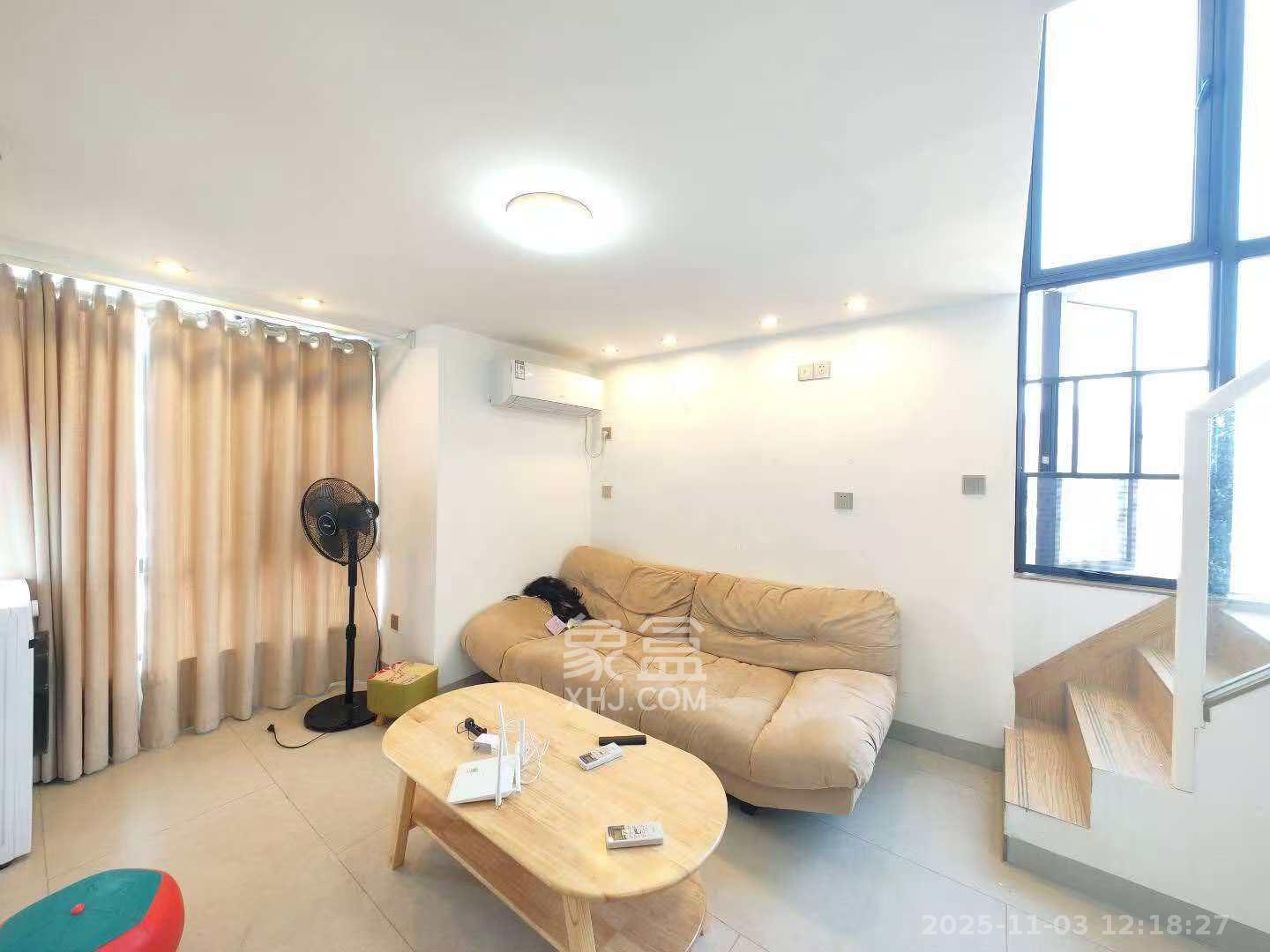 天麓轻奢国际  1室1厅1卫    1700.0元/月