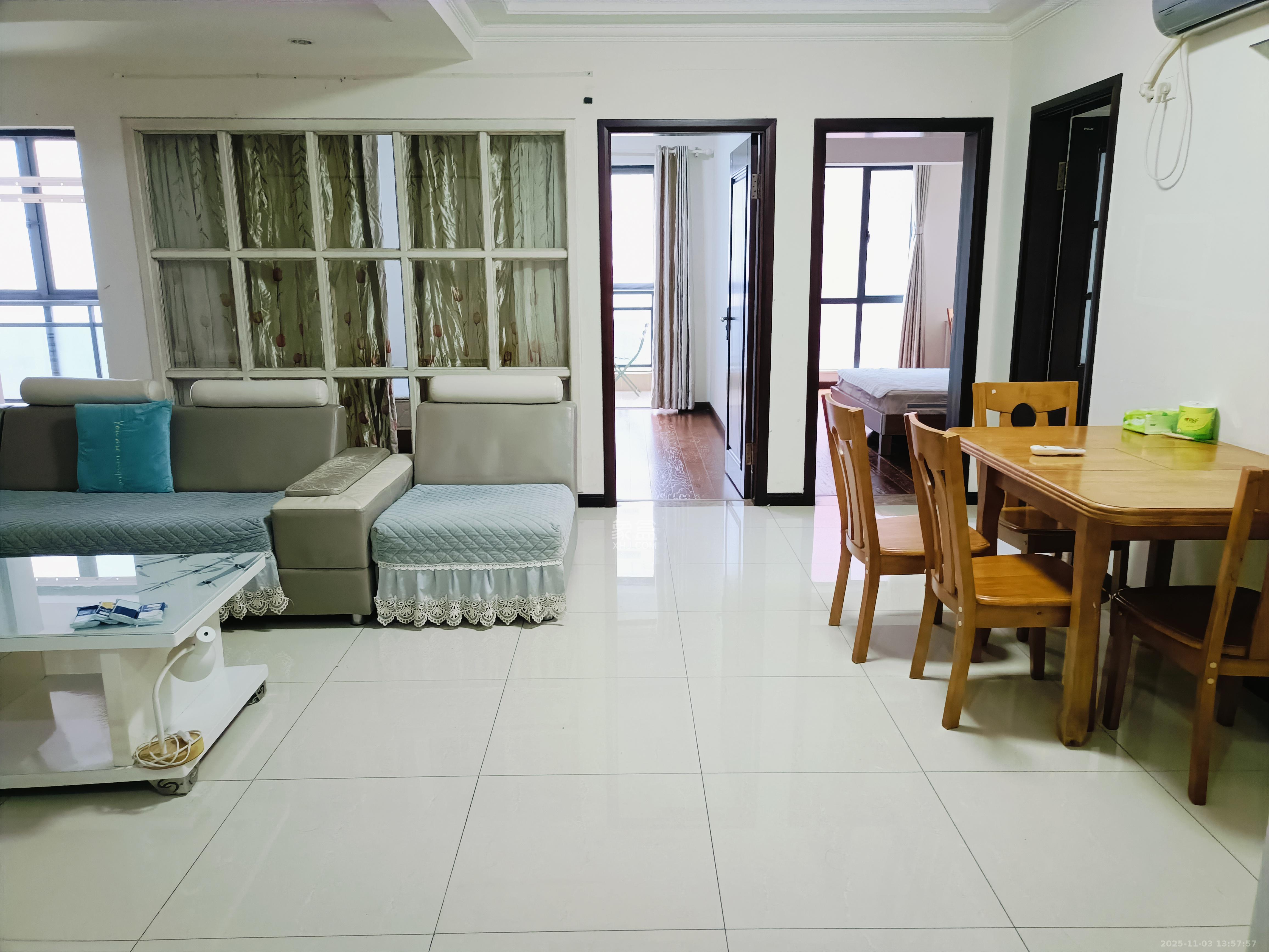 公园9号  2室1厅1卫    3500.0元/月室内图