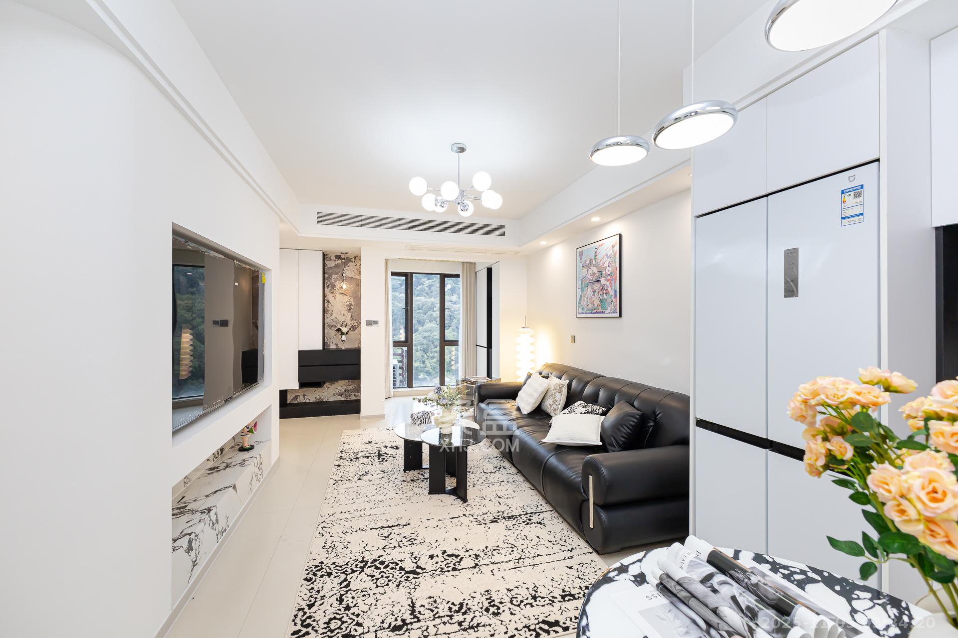 龙湖璟宸原著（龙湖紫宸）  3室2厅1卫    72.8万客厅