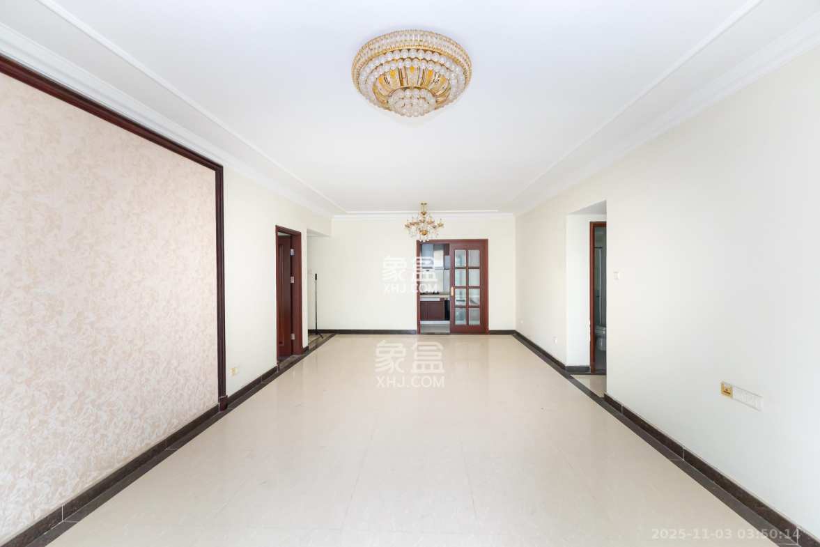 恒大名都 4室2厅2卫 83.0万 恒大名都 4室2厅2卫 83.0万客厅