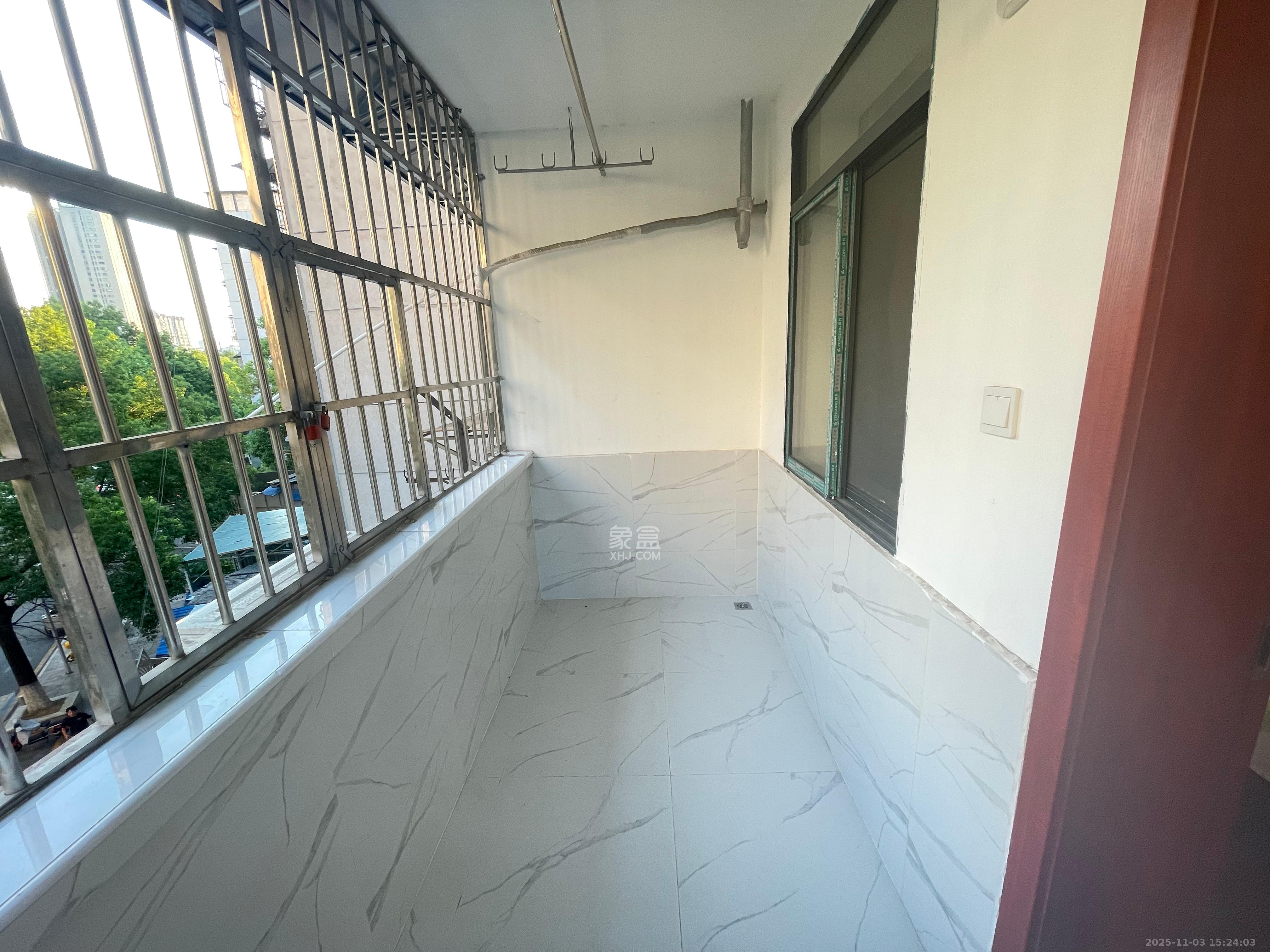 涂家冲社区（涂新小区、农商银行宿舍）  2室2厅1卫    2000.0元/月室内图